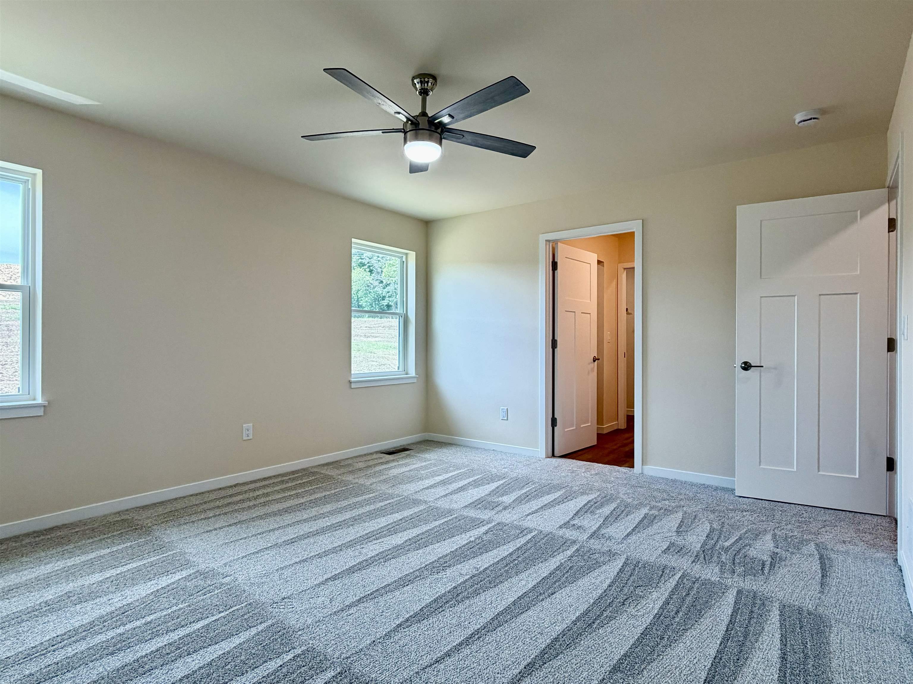 1353 Knapp Street Property Photo 18