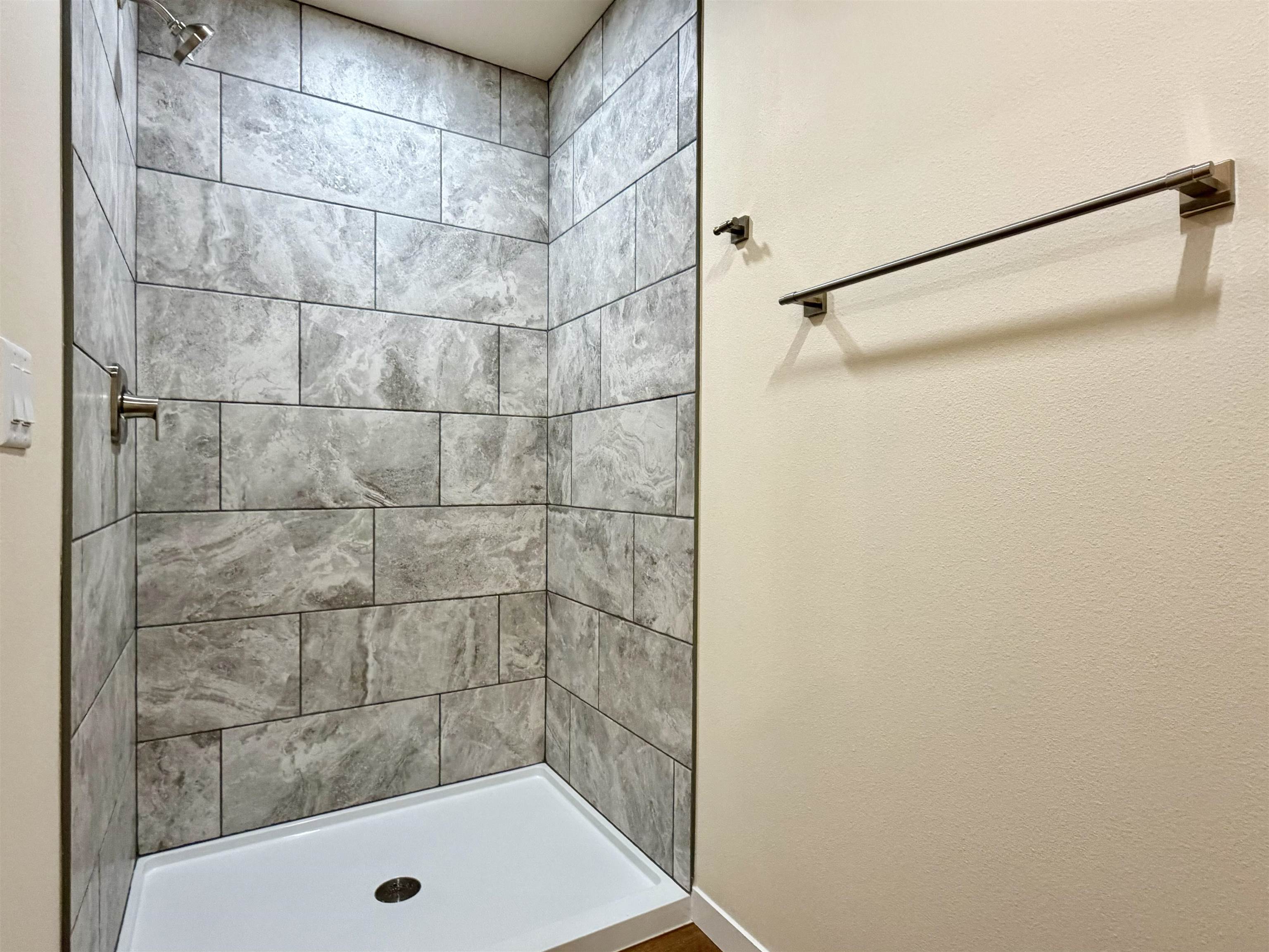 1353 Knapp Street Property Photo 22