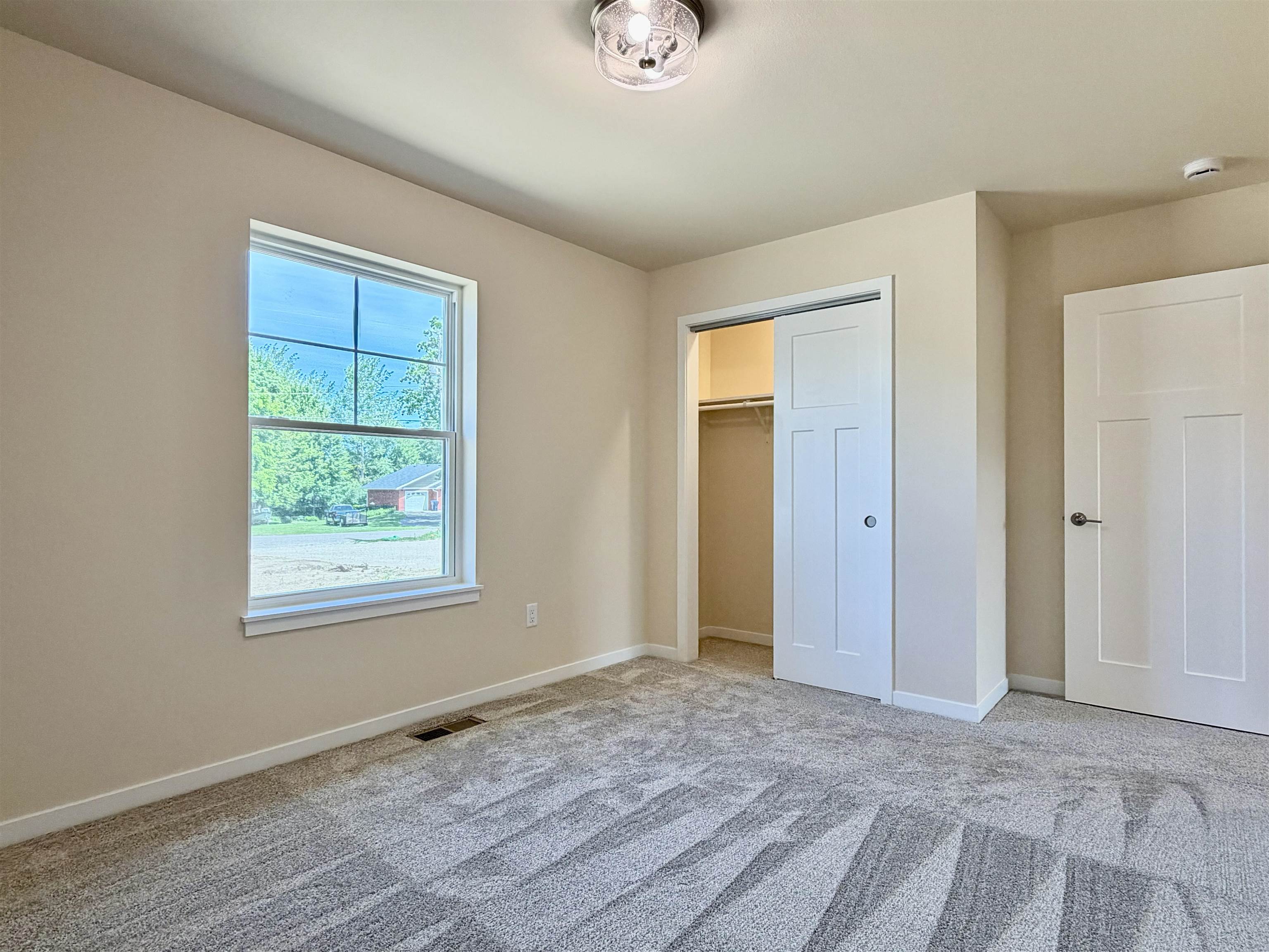 1353 Knapp Street Property Photo 26