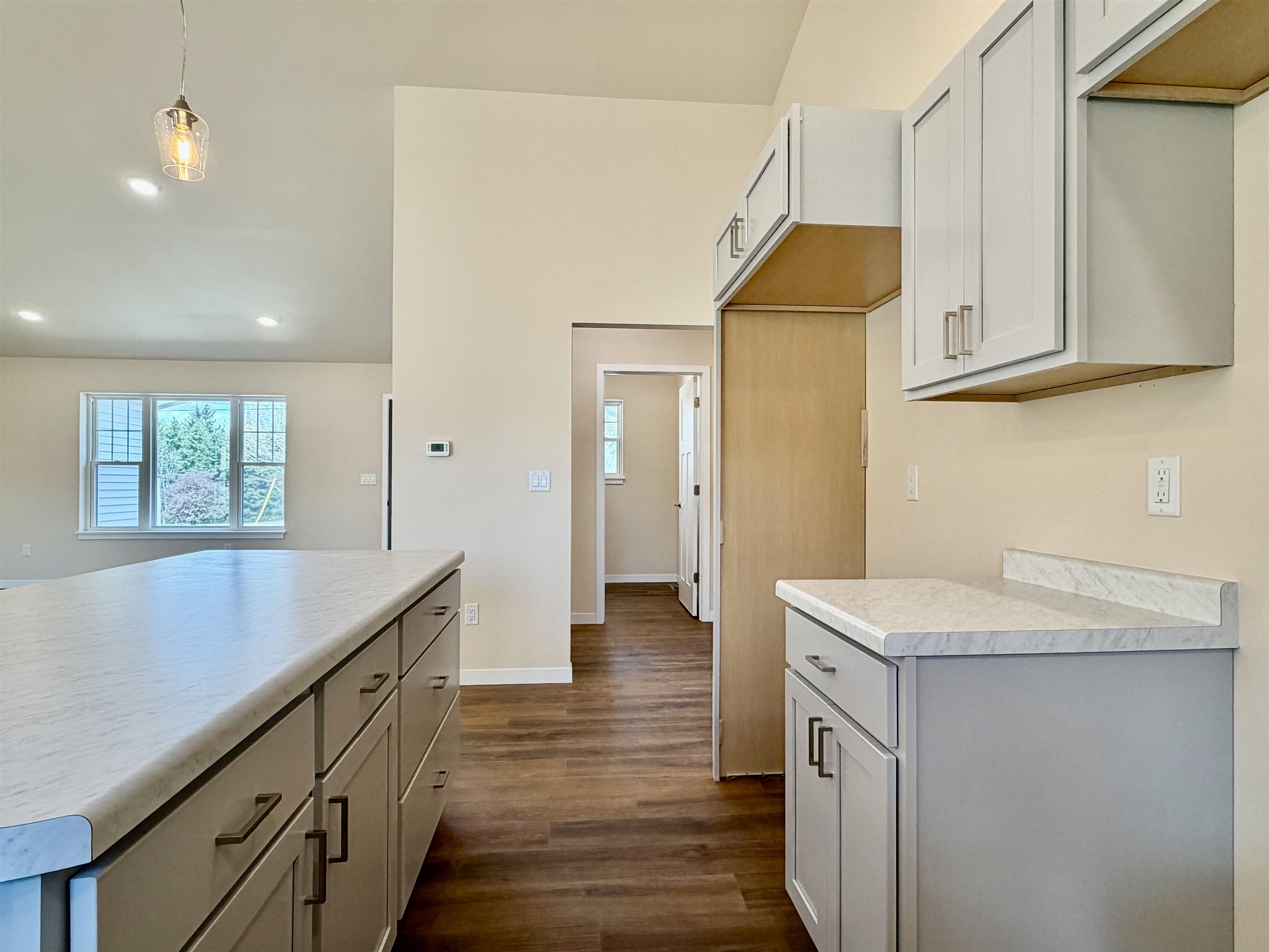 1359 Knapp Street Property Photo 12