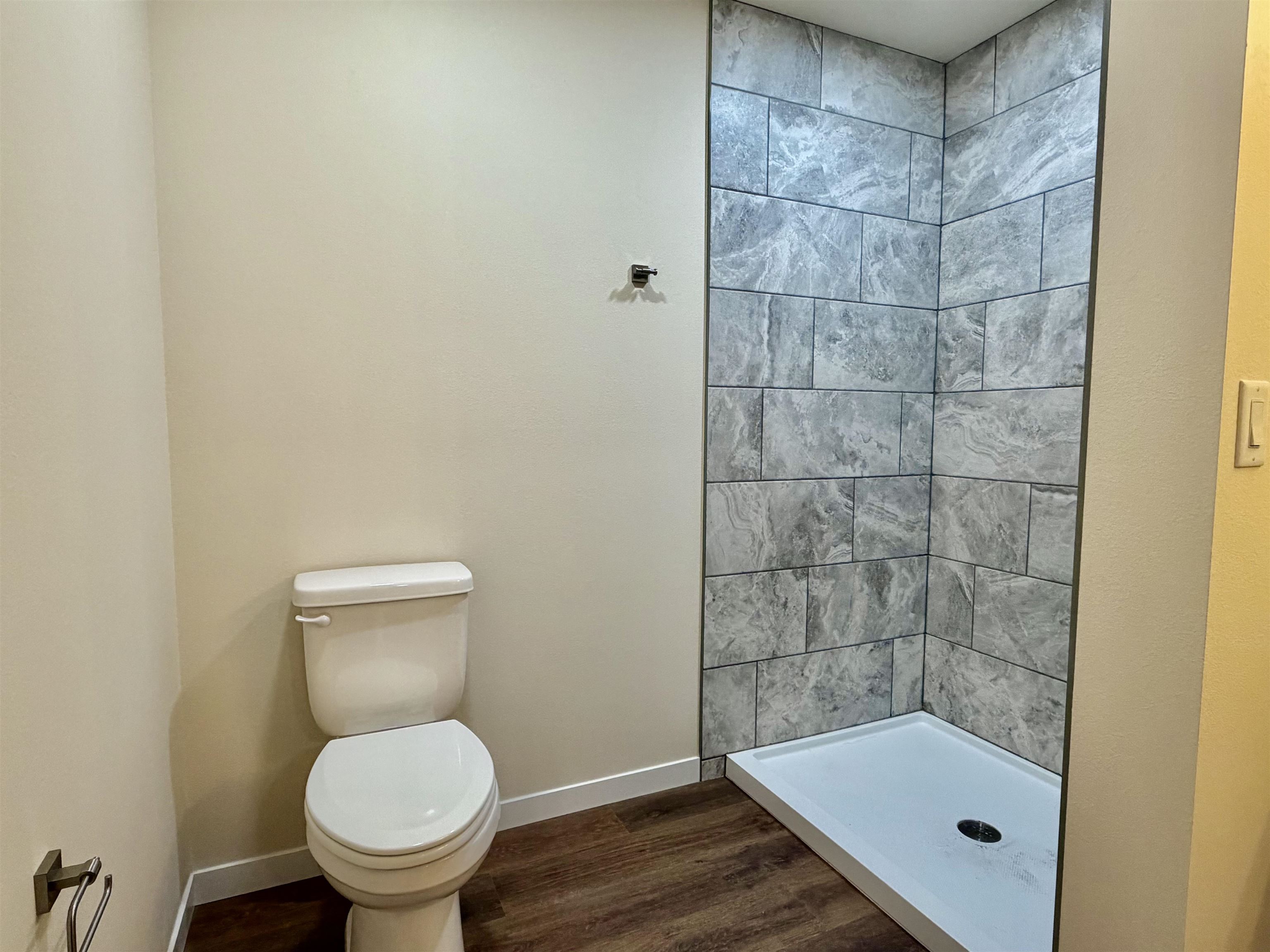 1359 Knapp Street Property Photo 19