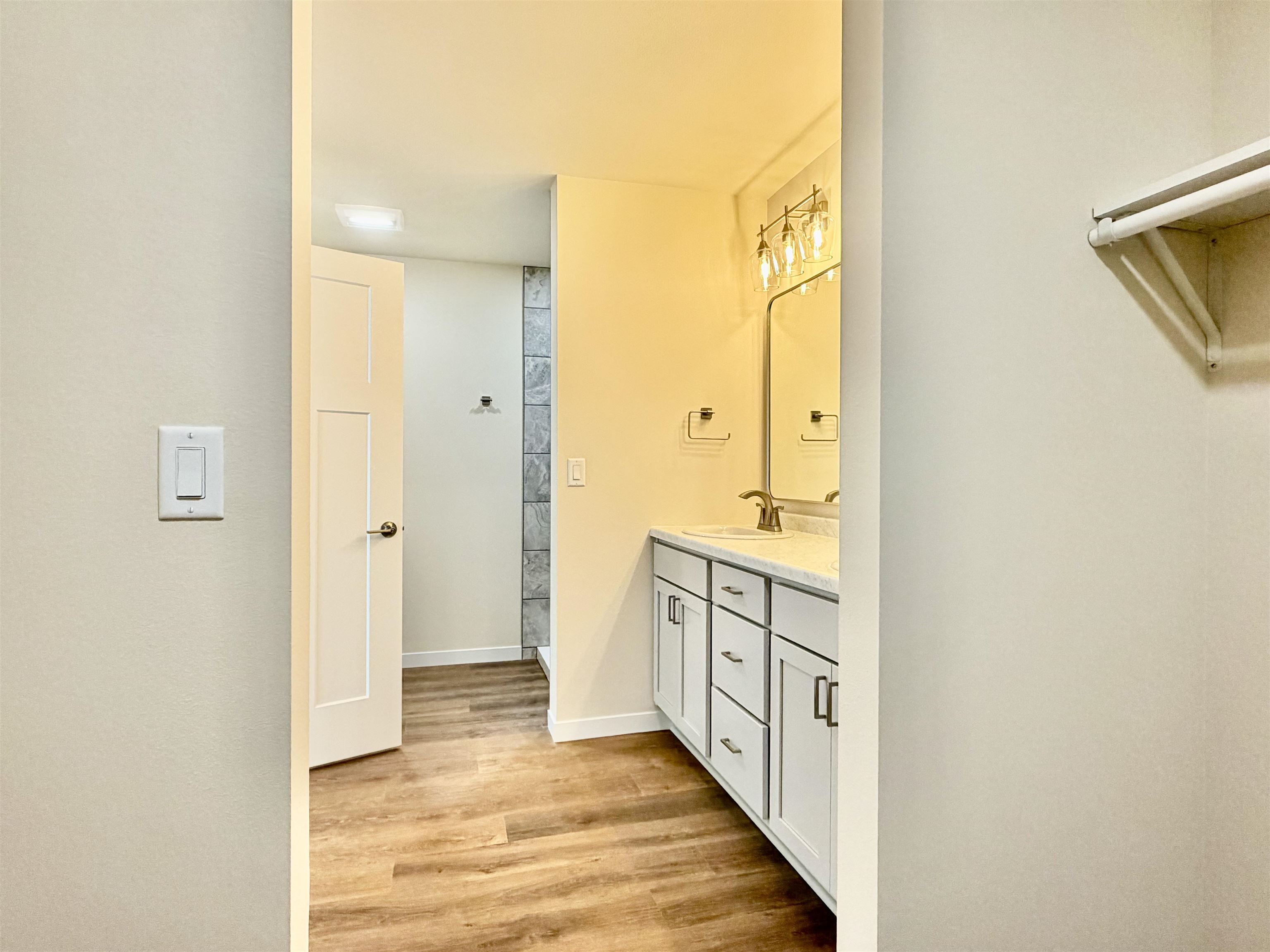 1359 Knapp Street Property Photo 21