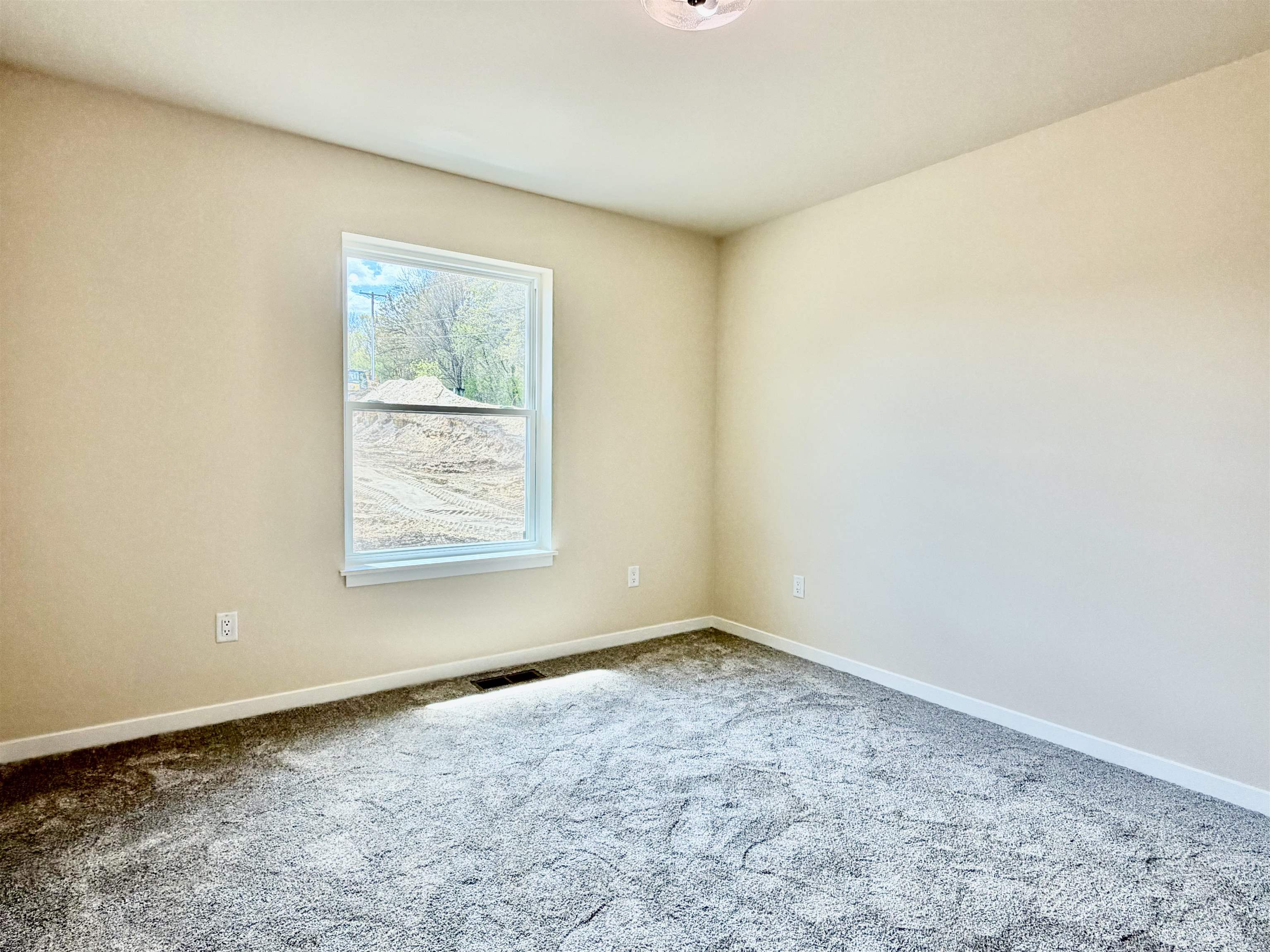 1359 Knapp Street Property Photo 25