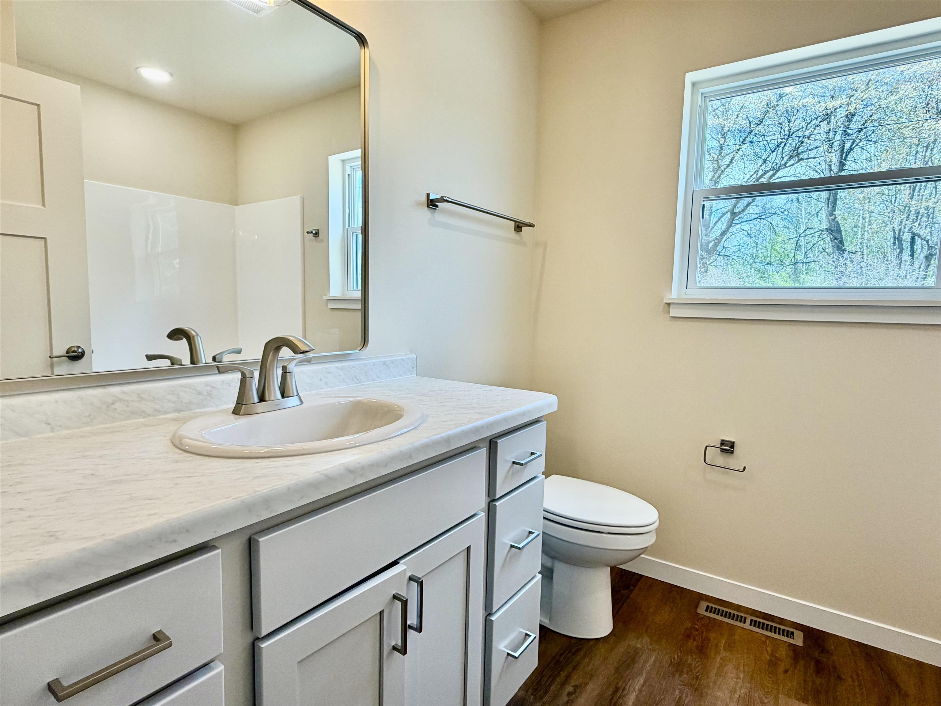 1359 Knapp Street Property Photo 29
