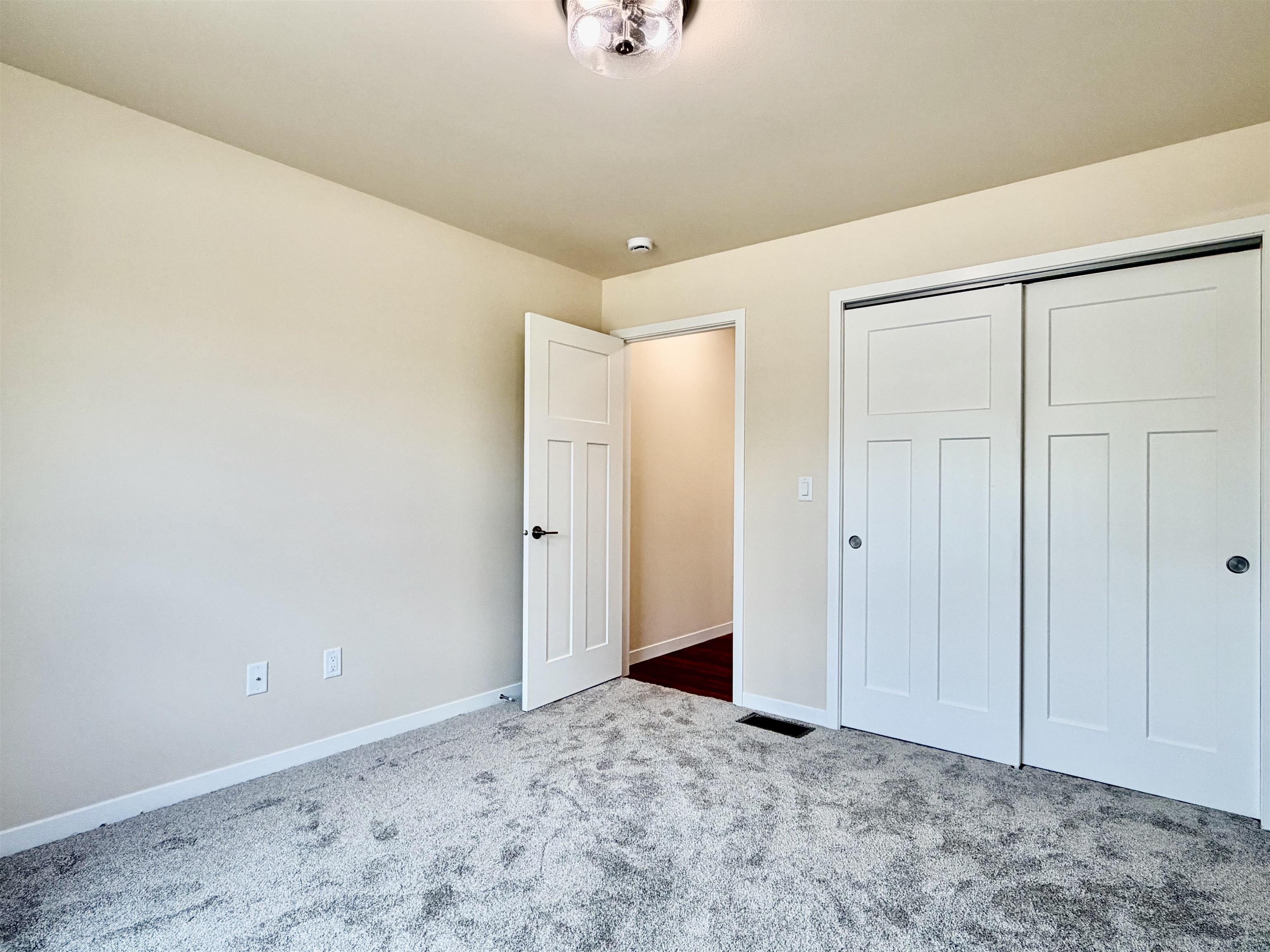 1359 Knapp Street Property Photo 33