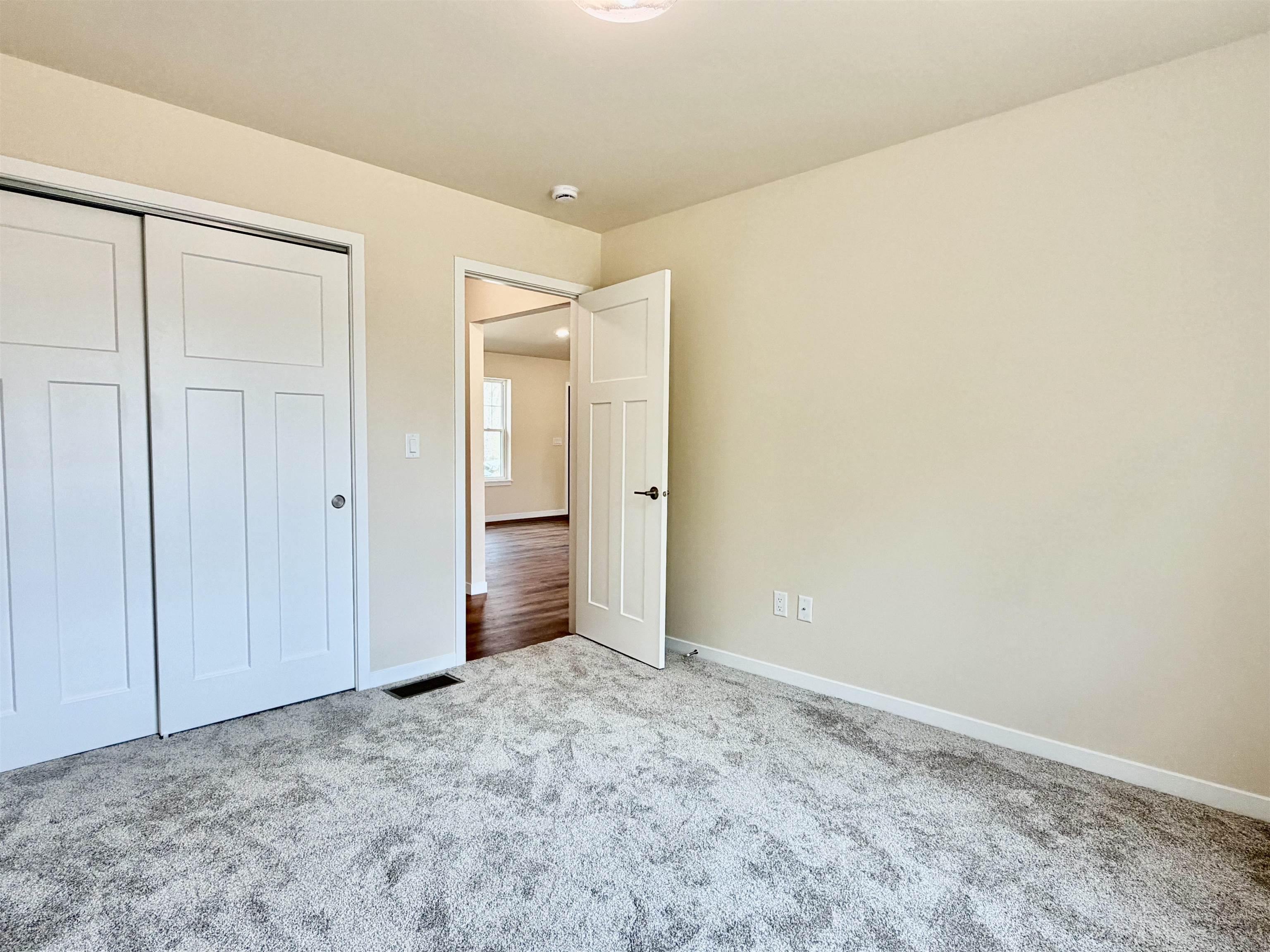 1359 Knapp Street Property Photo 34