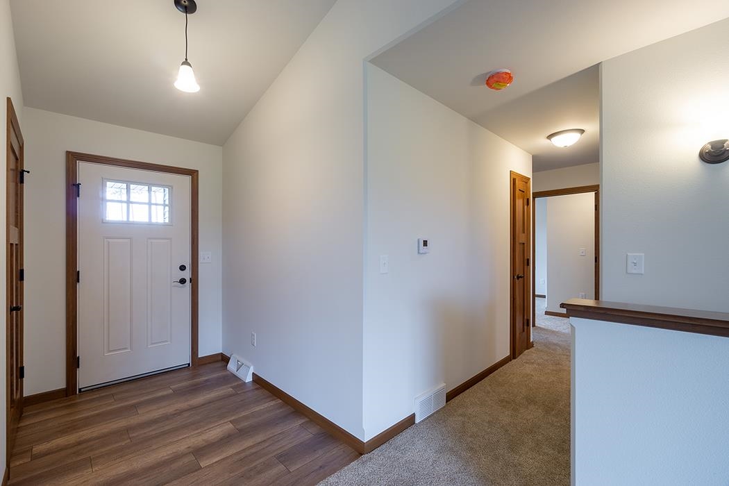 5589 Forest Creek Road Property Photo 4