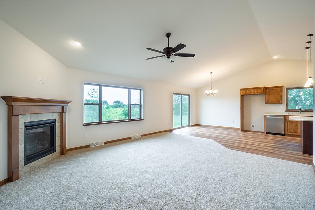 5589 Forest Creek Road Property Photo 8