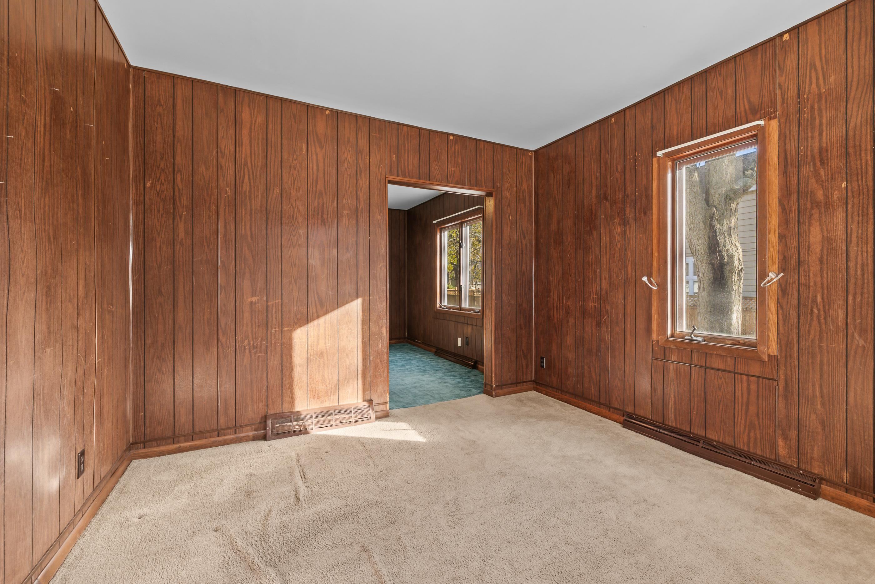 909 Illinois Avenue Property Photo 9