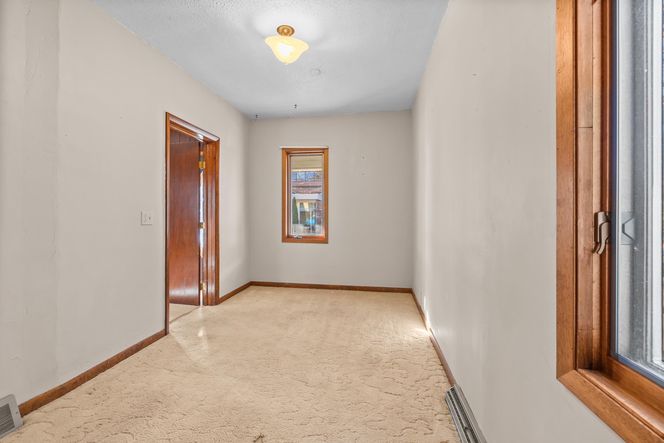 909 Illinois Avenue Property Photo 12