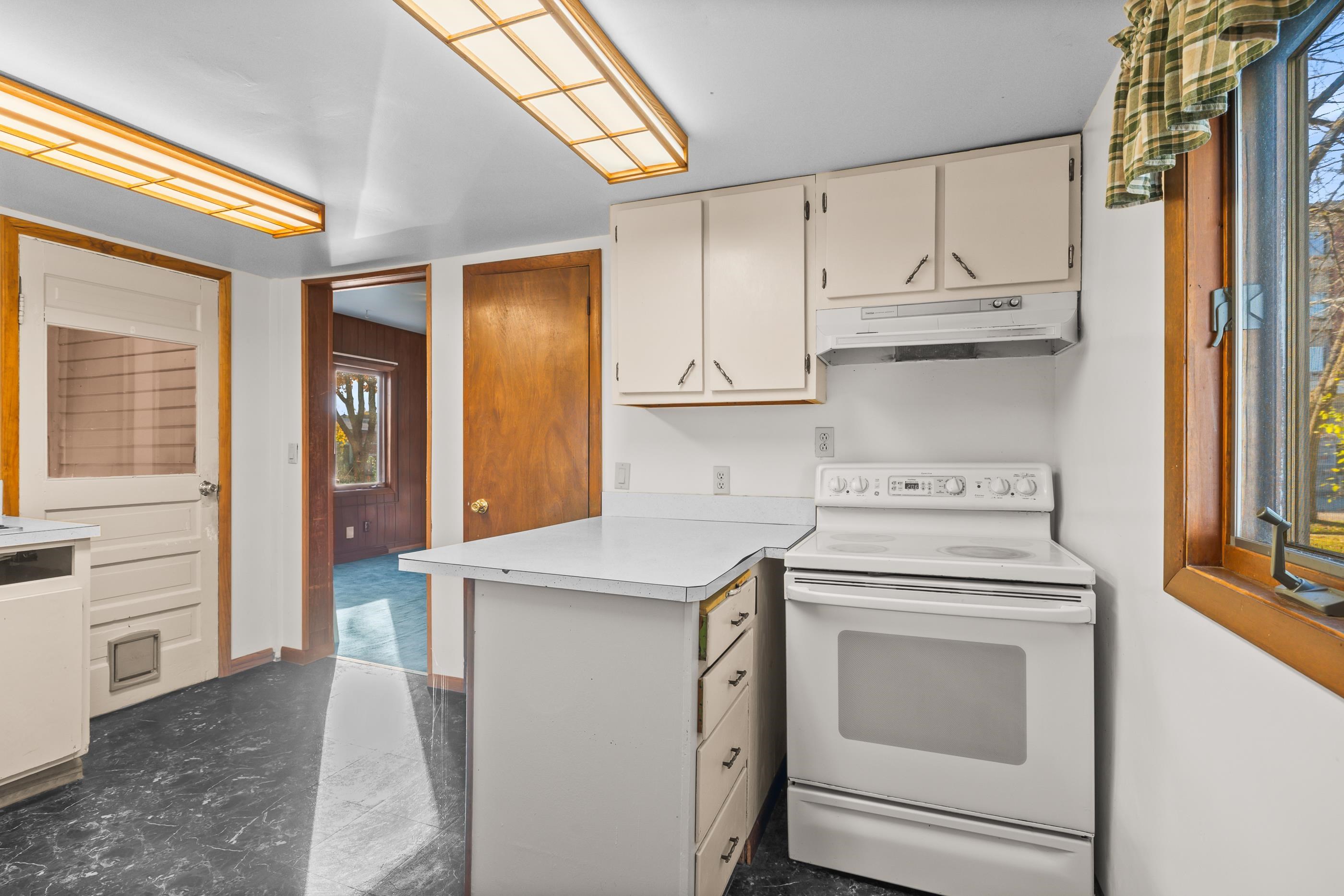 909 Illinois Avenue Property Photo 18