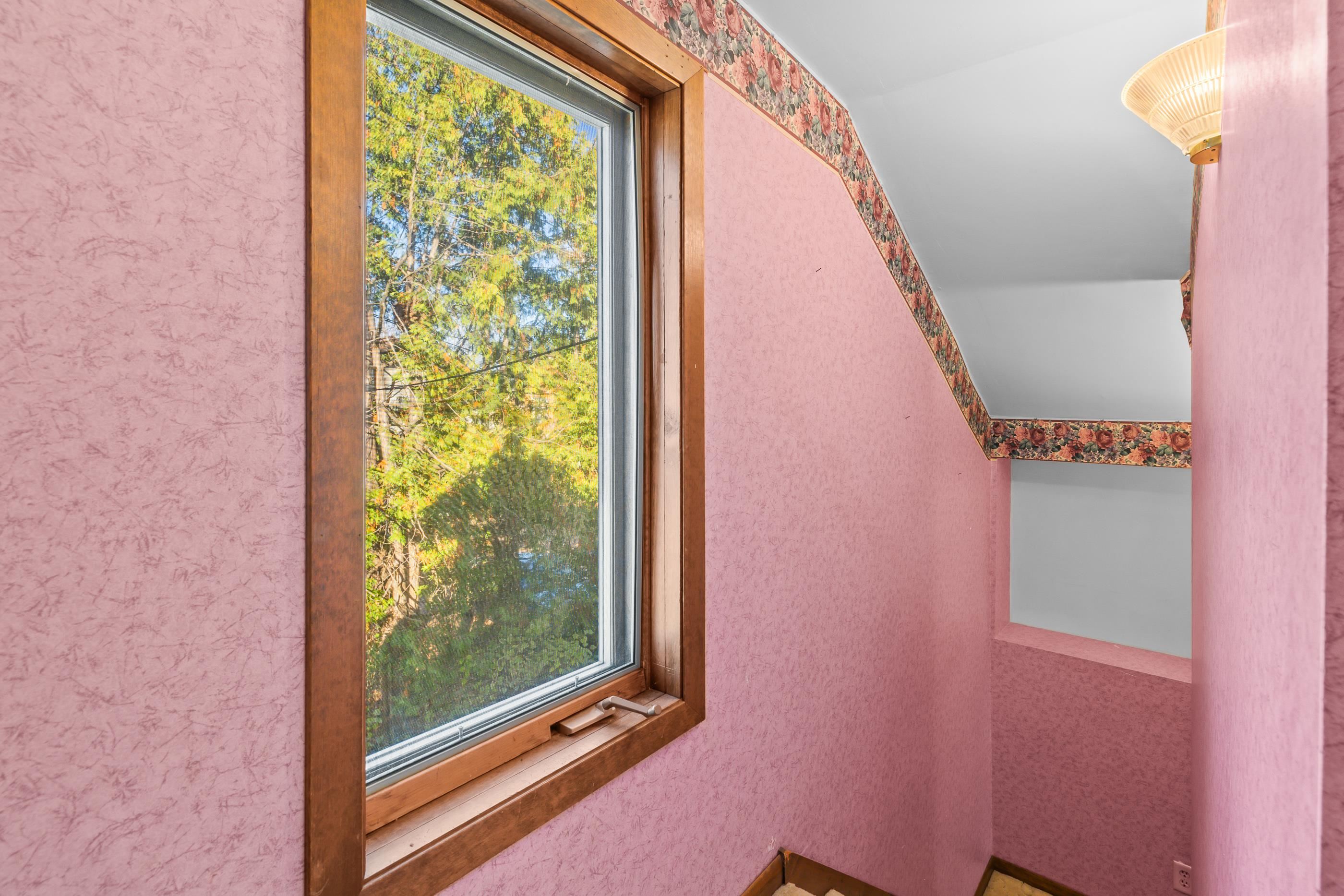 909 Illinois Avenue Property Photo 24