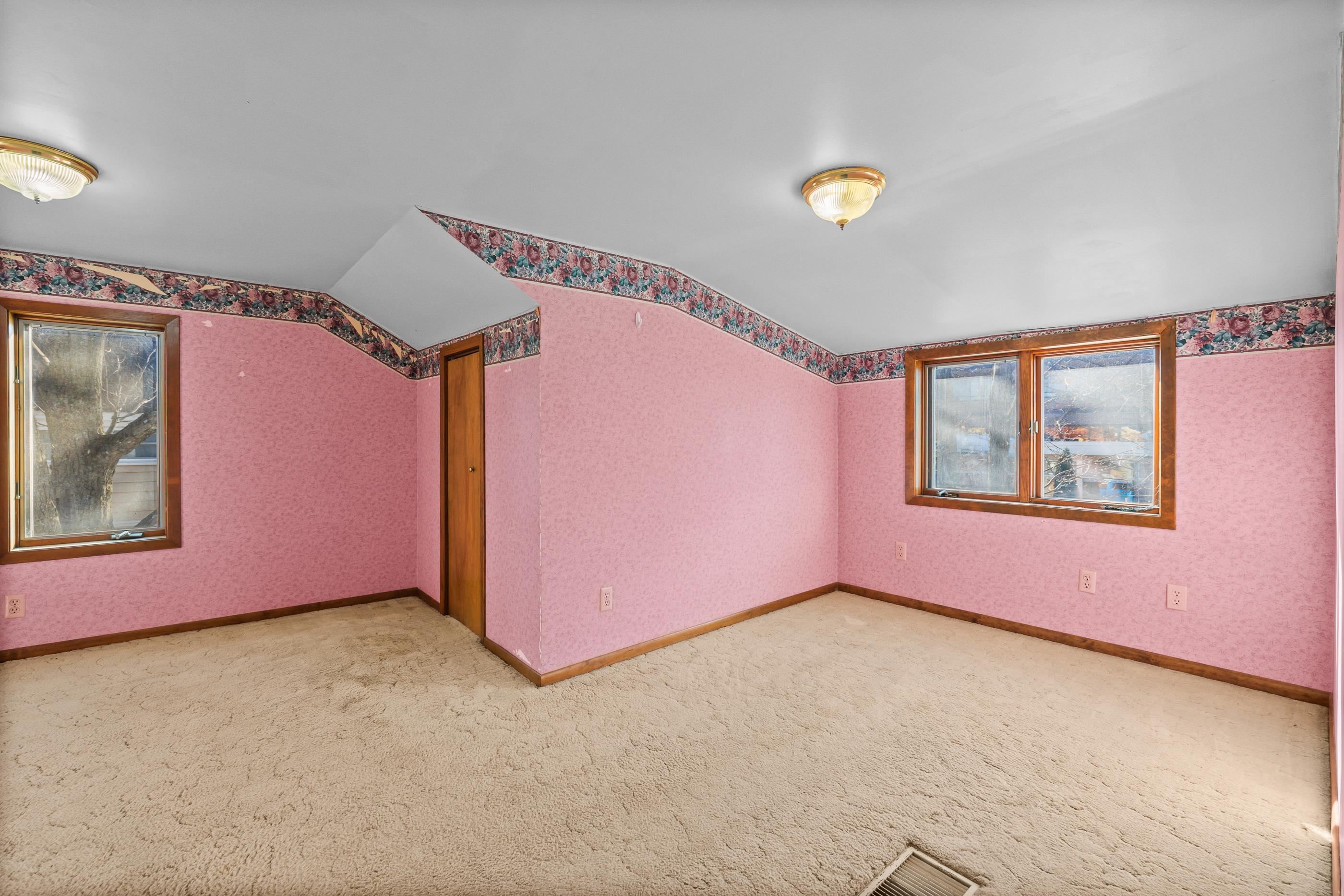 909 Illinois Avenue Property Photo 26