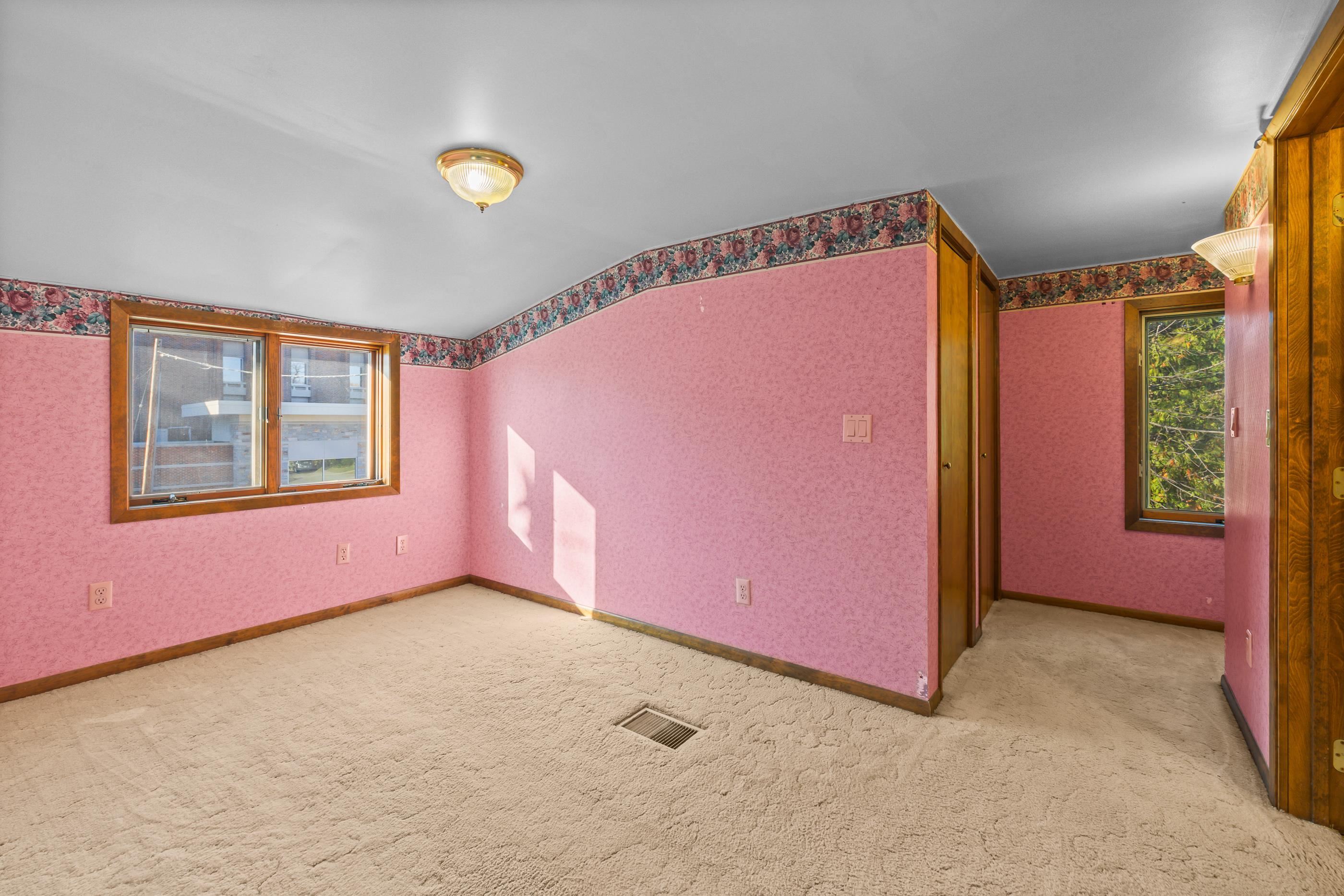 909 Illinois Avenue Property Photo 27