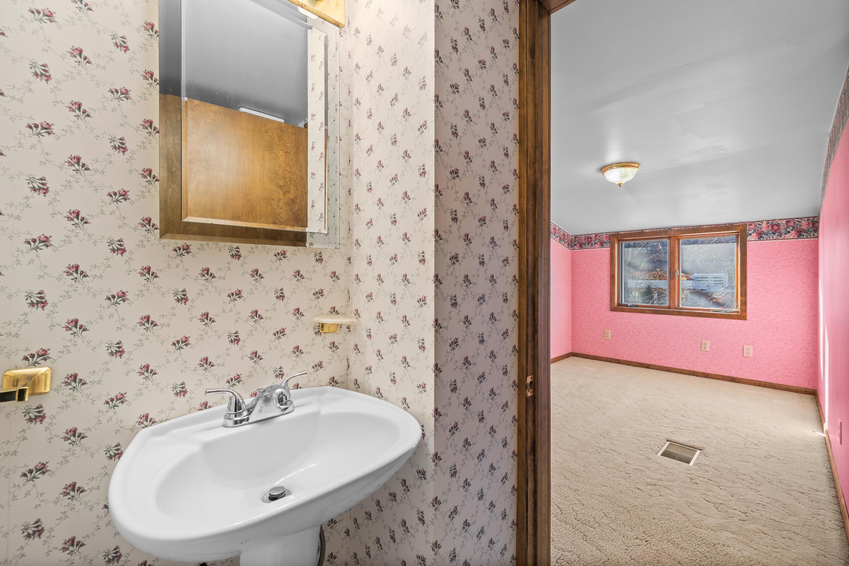 909 Illinois Avenue Property Photo 33