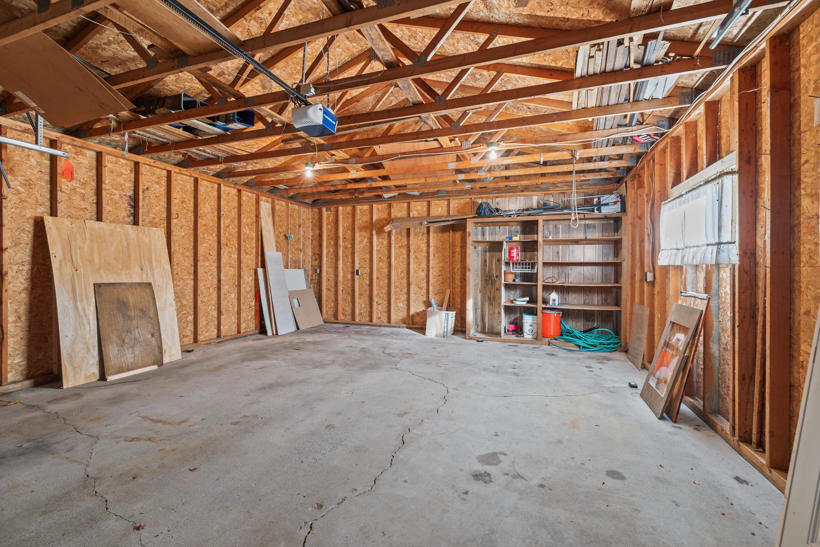 909 Illinois Avenue Property Photo 37