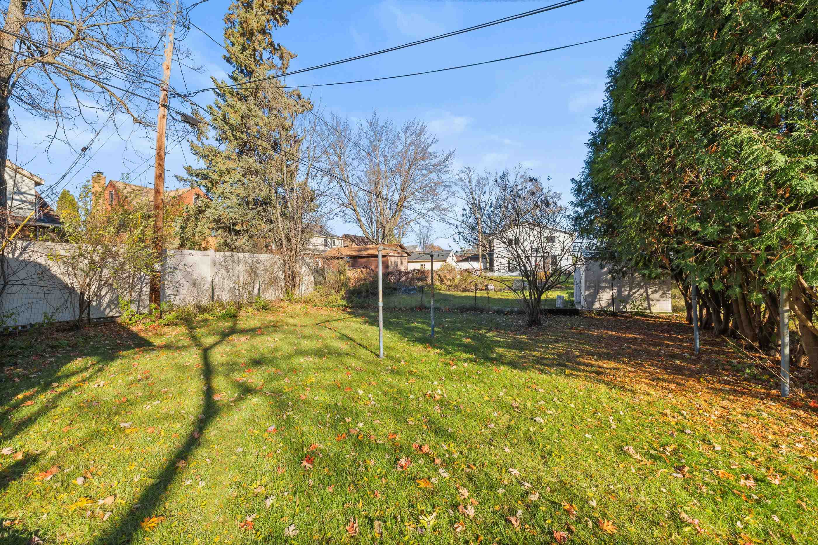 909 Illinois Avenue Property Photo 40