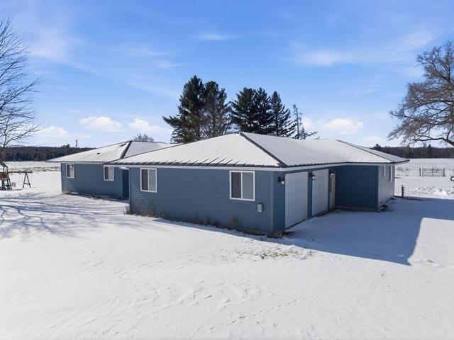 7623 County Road V Property Photo 2