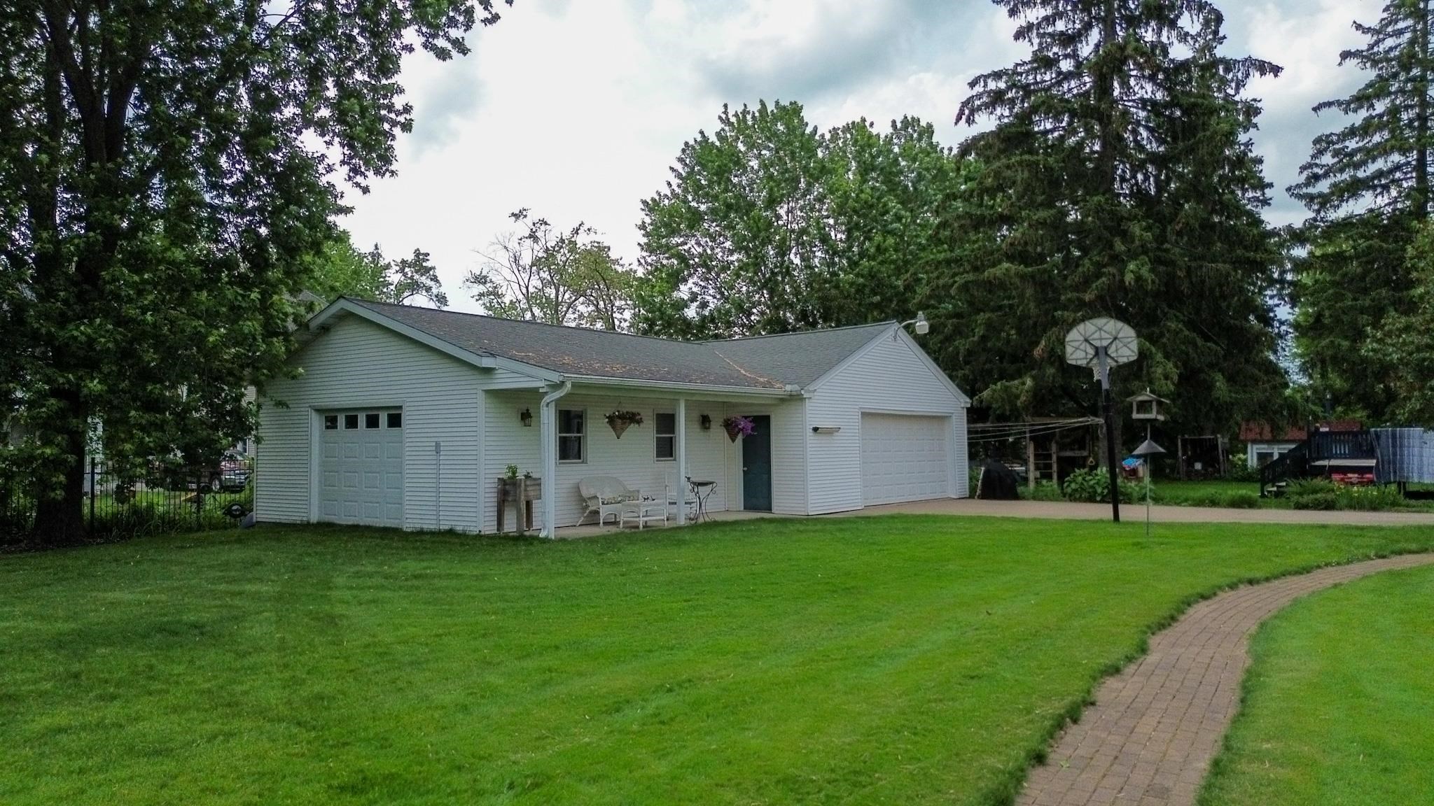 1230 N Superior Street Property Photo 59