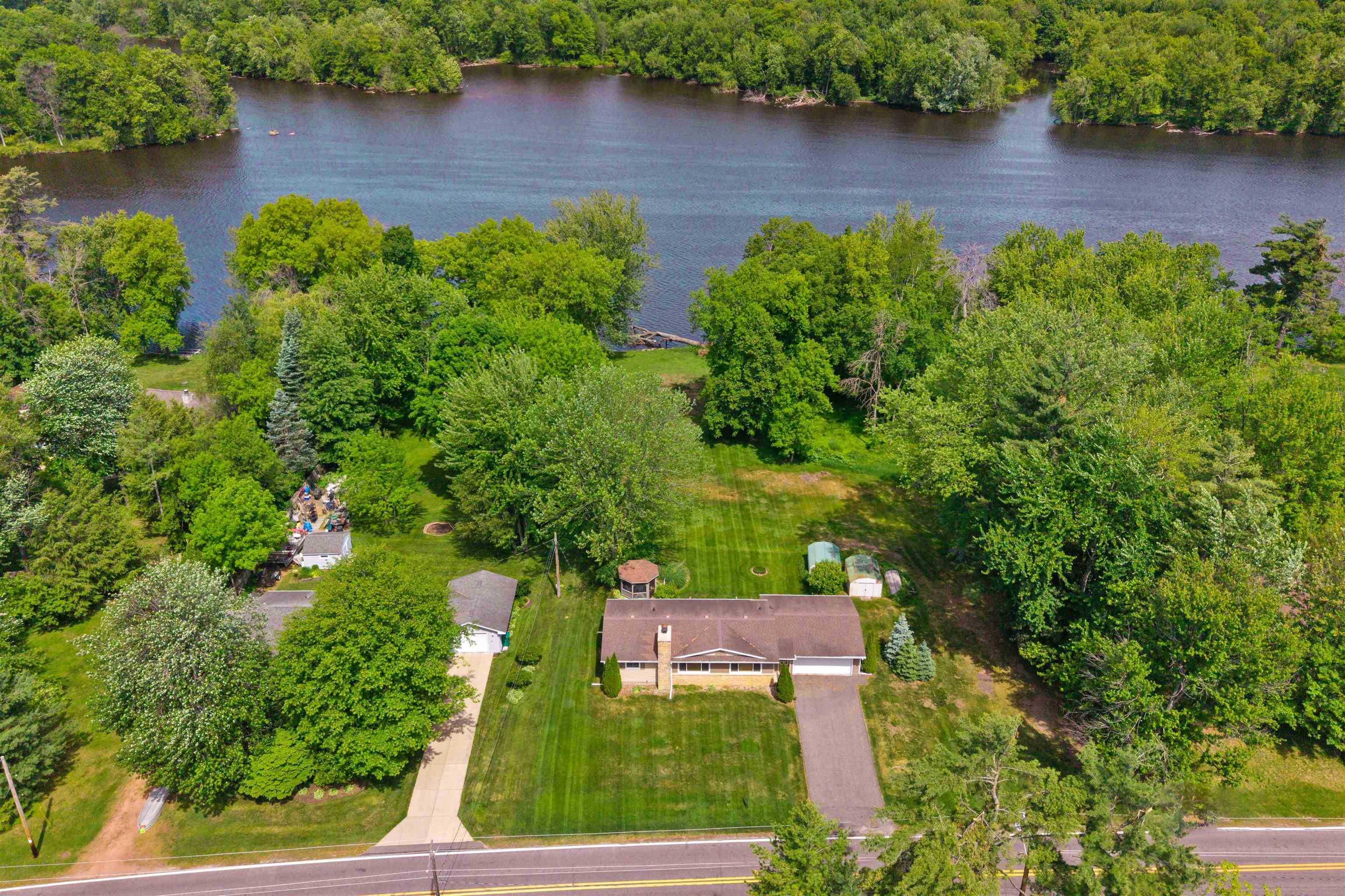 610 S Biron Drive Property Photo 2