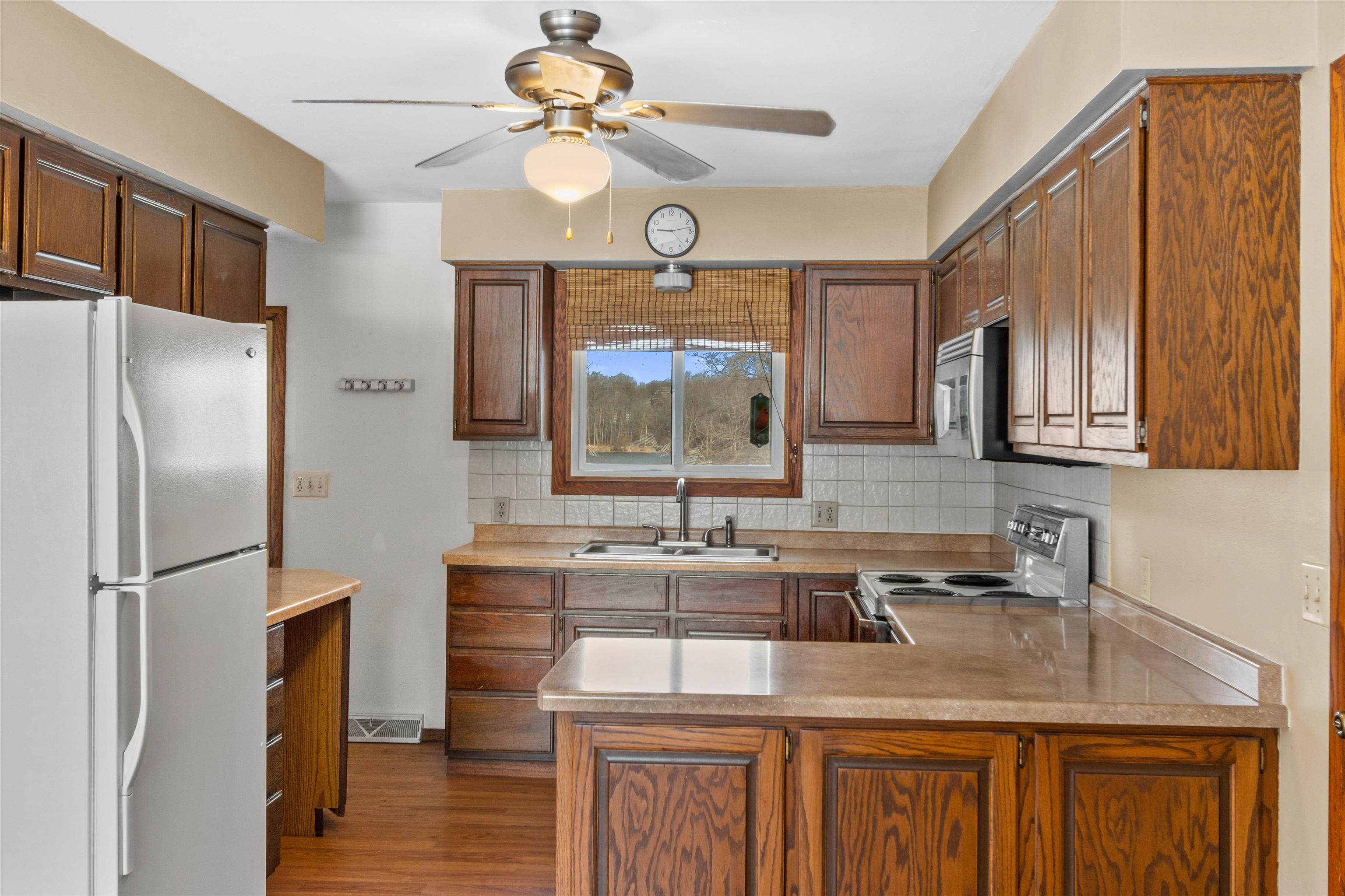 610 S Biron Drive Property Photo 6