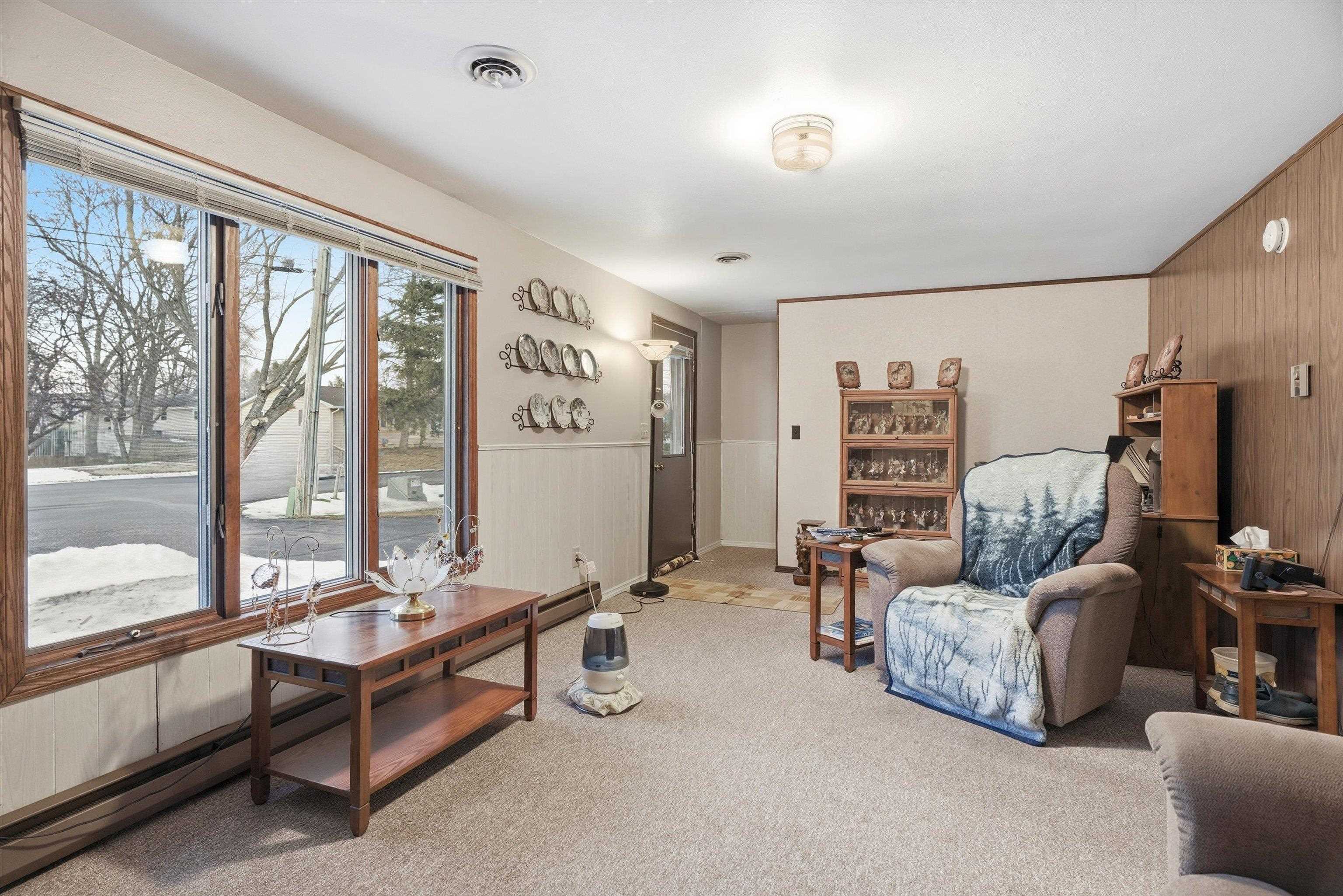 806-808 E Vilas Street Property Photo 4