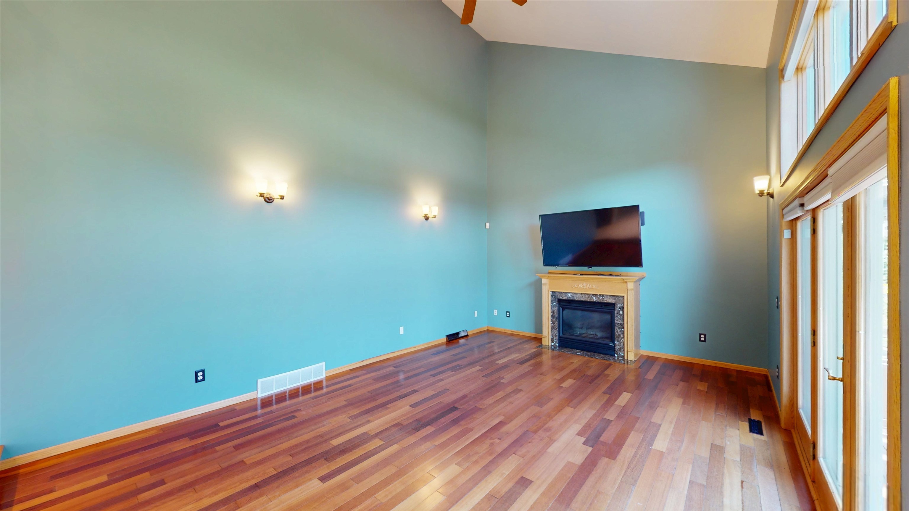 2112 W 3rd Street Property Photo 33