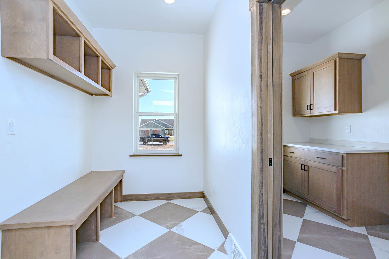 231768 N 104th Avenue Property Photo 13