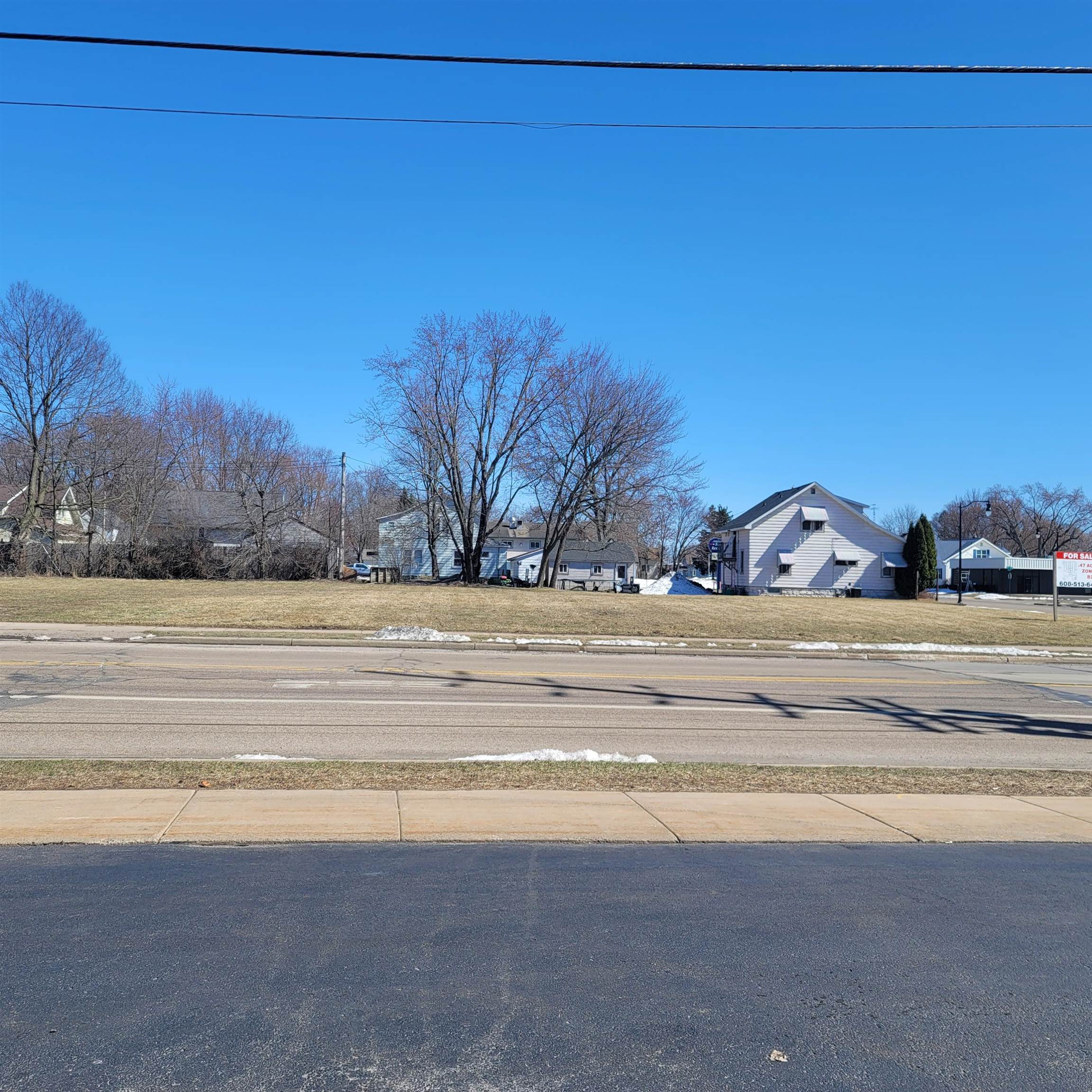 1640 W Grand Avenue Property Photo 2