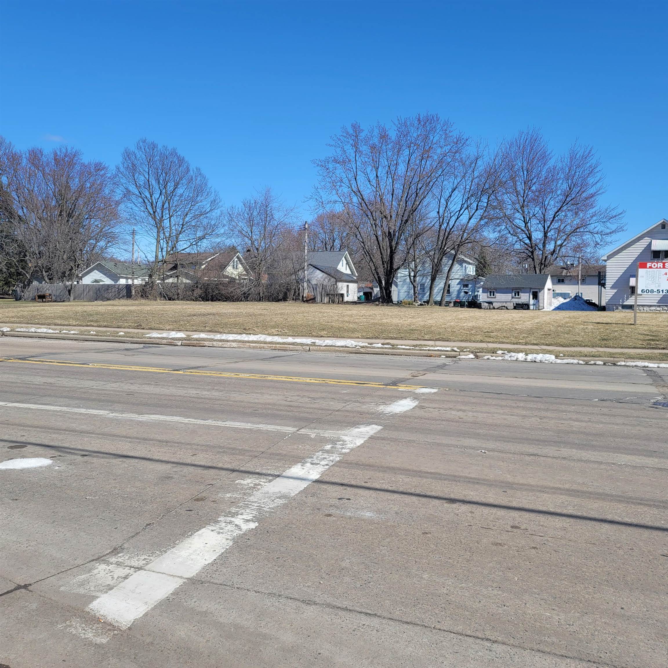 1640 W Grand Avenue Property Photo 3