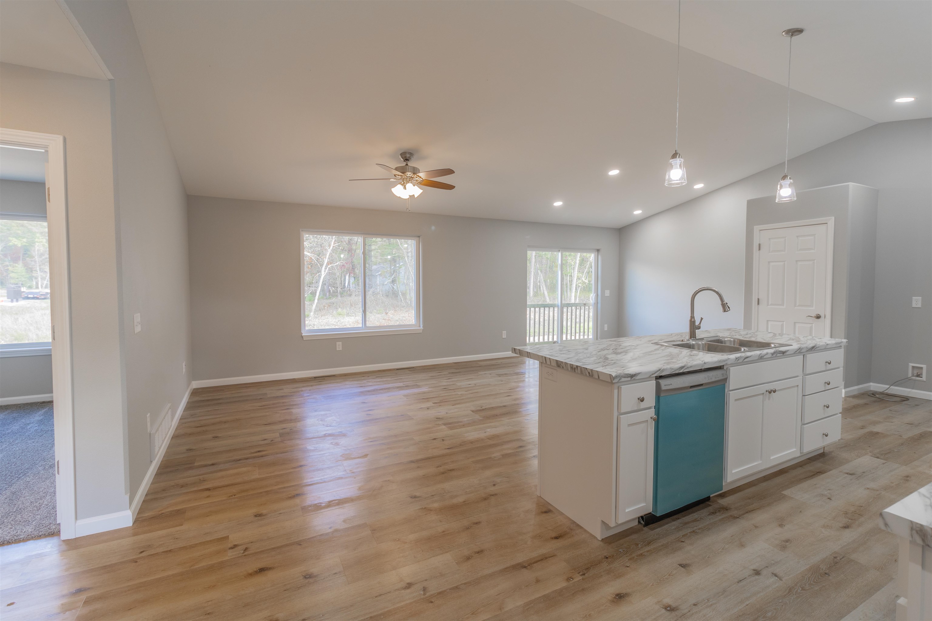 5565 Forest Creek Road Property Photo 5