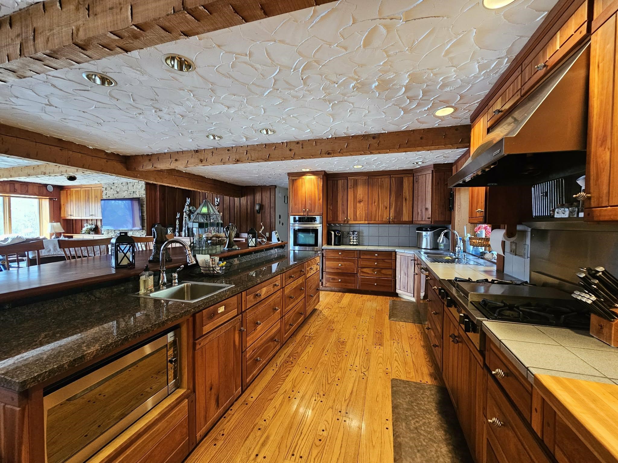 9893 Bluff Drive Property Photo 4