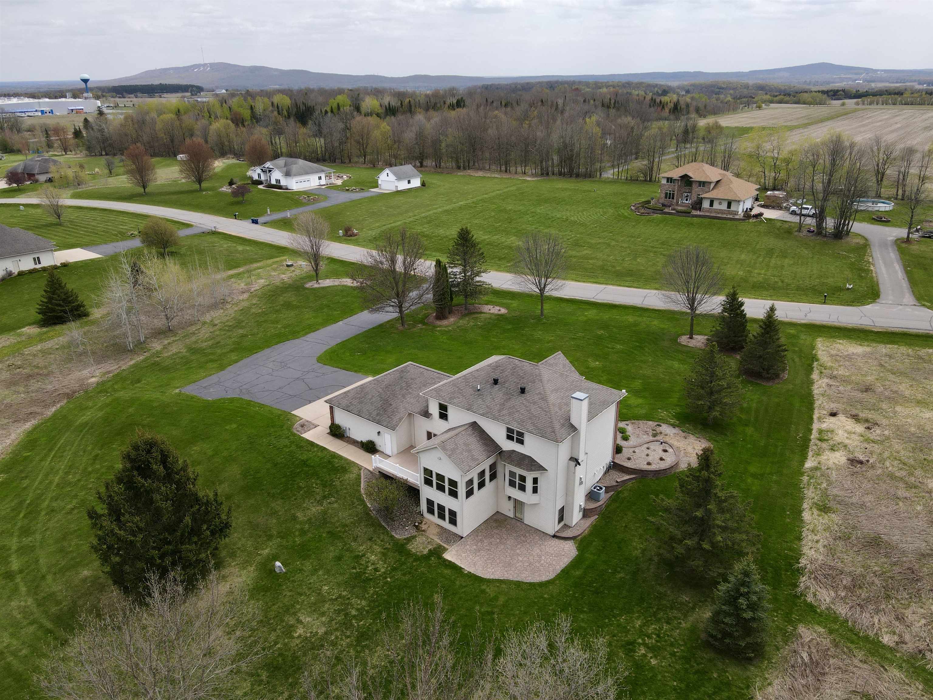 142806 Rolling Meadows Lane Property Photo 2