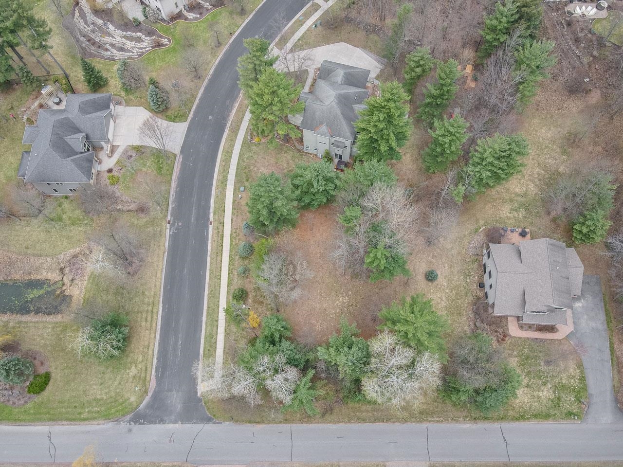 210 BLUESTONE DRIVE Property Photo 1