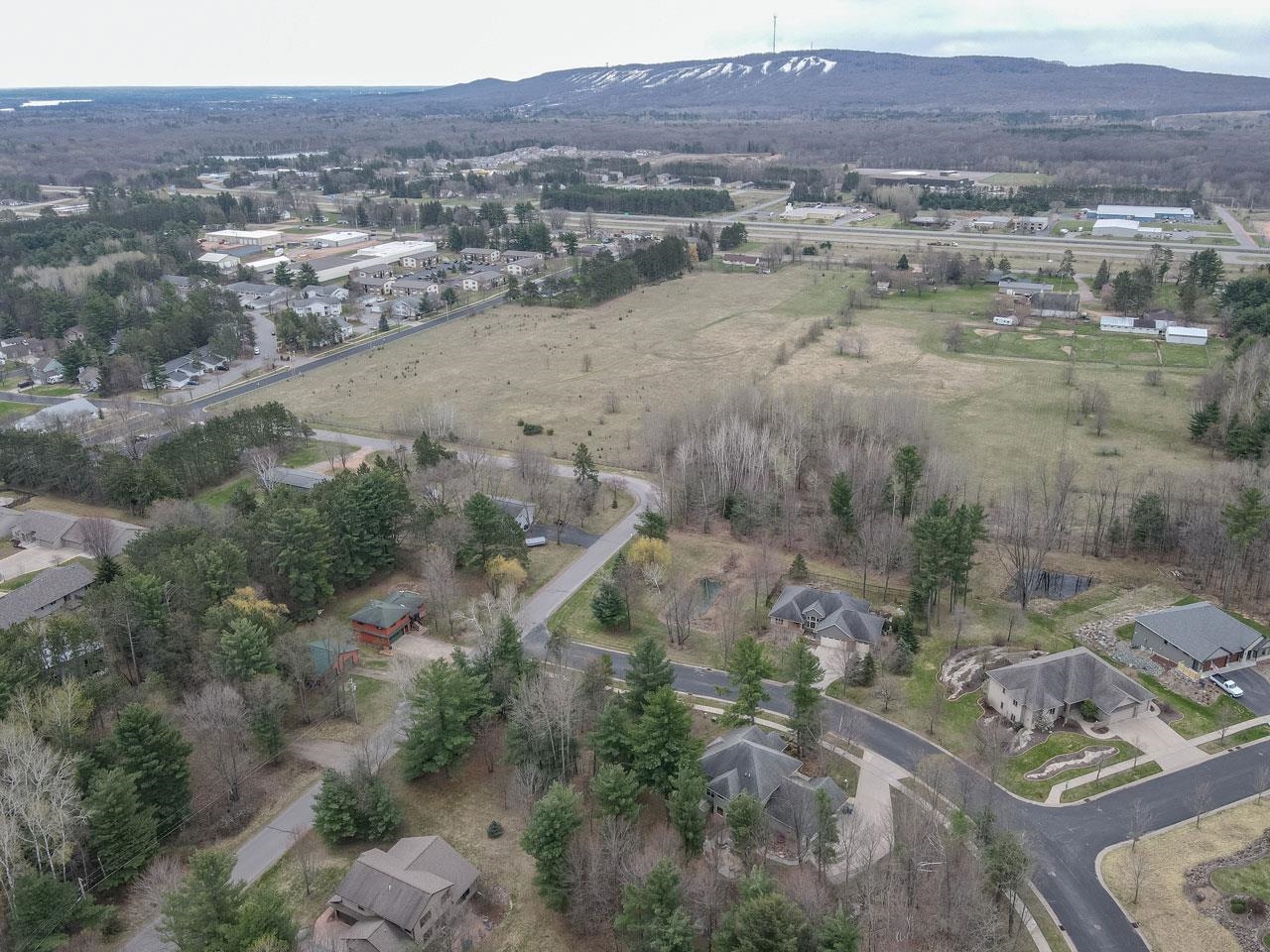 210 Bluestone Drive Property Photo 3