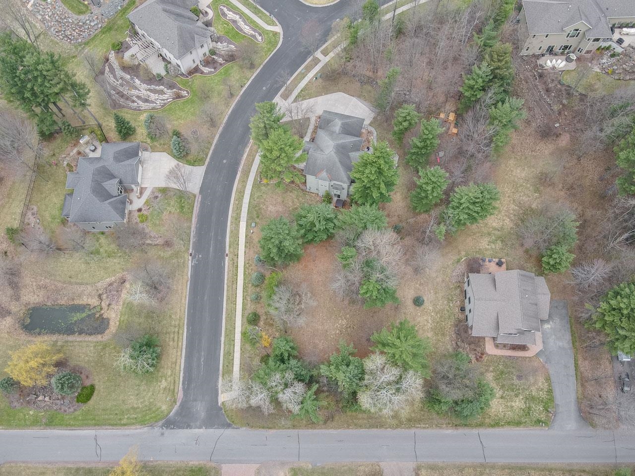 210 Bluestone Drive Property Photo 6