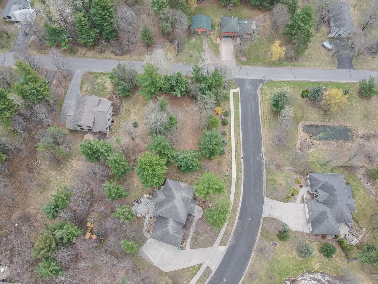 210 Bluestone Drive Property Photo 9