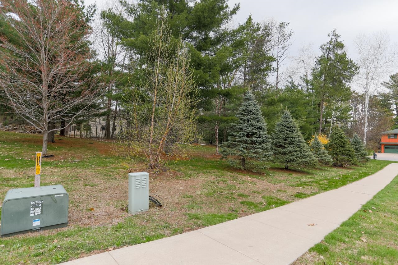 210 Bluestone Drive Property Photo 15