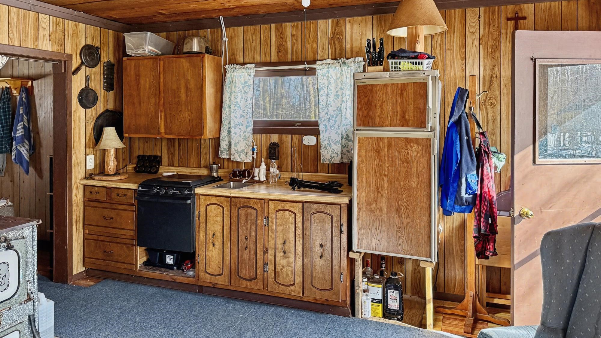 W1438 Country Squire Road Property Photo 4