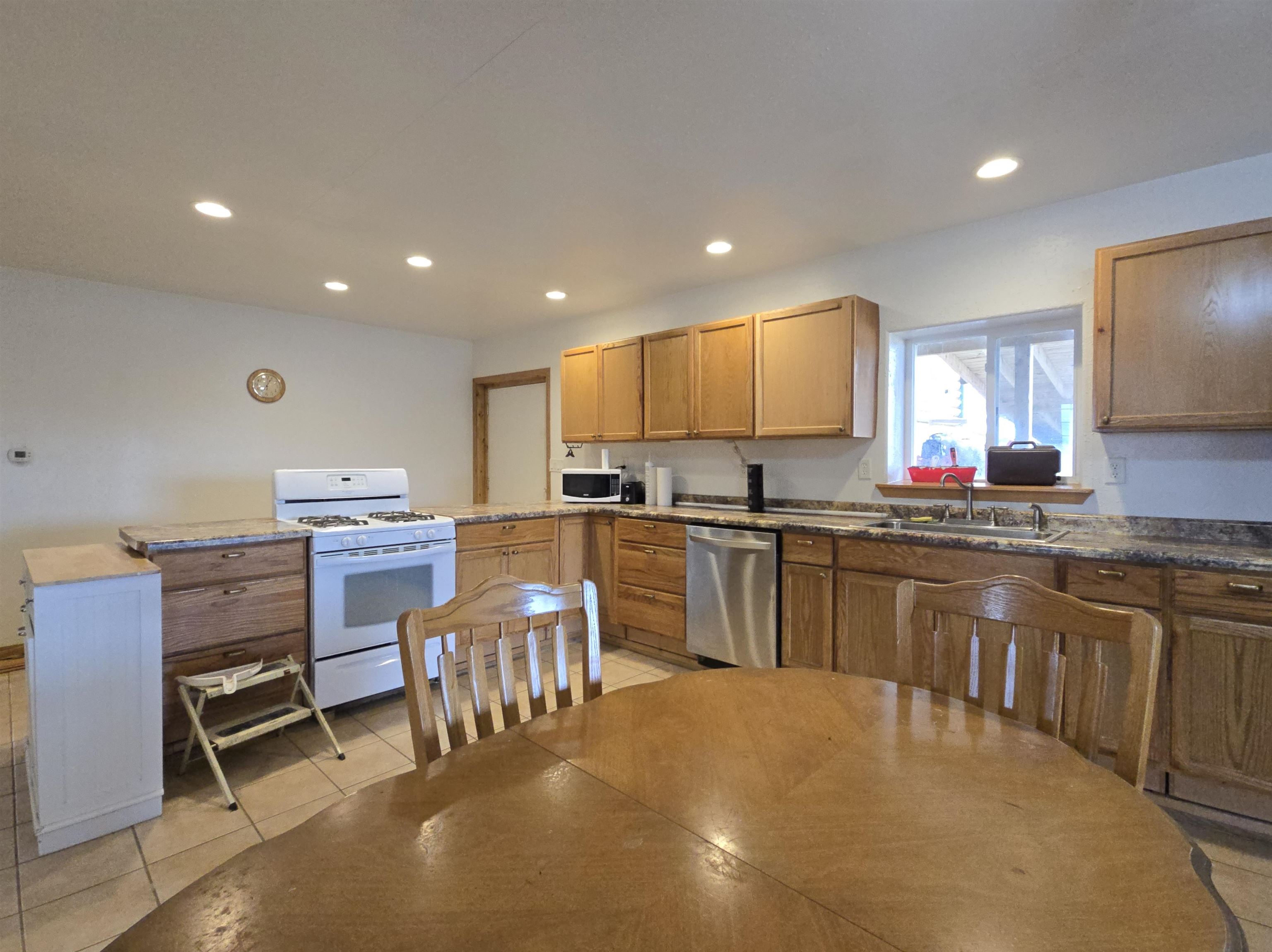 5404 Yetter Road Property Photo 3