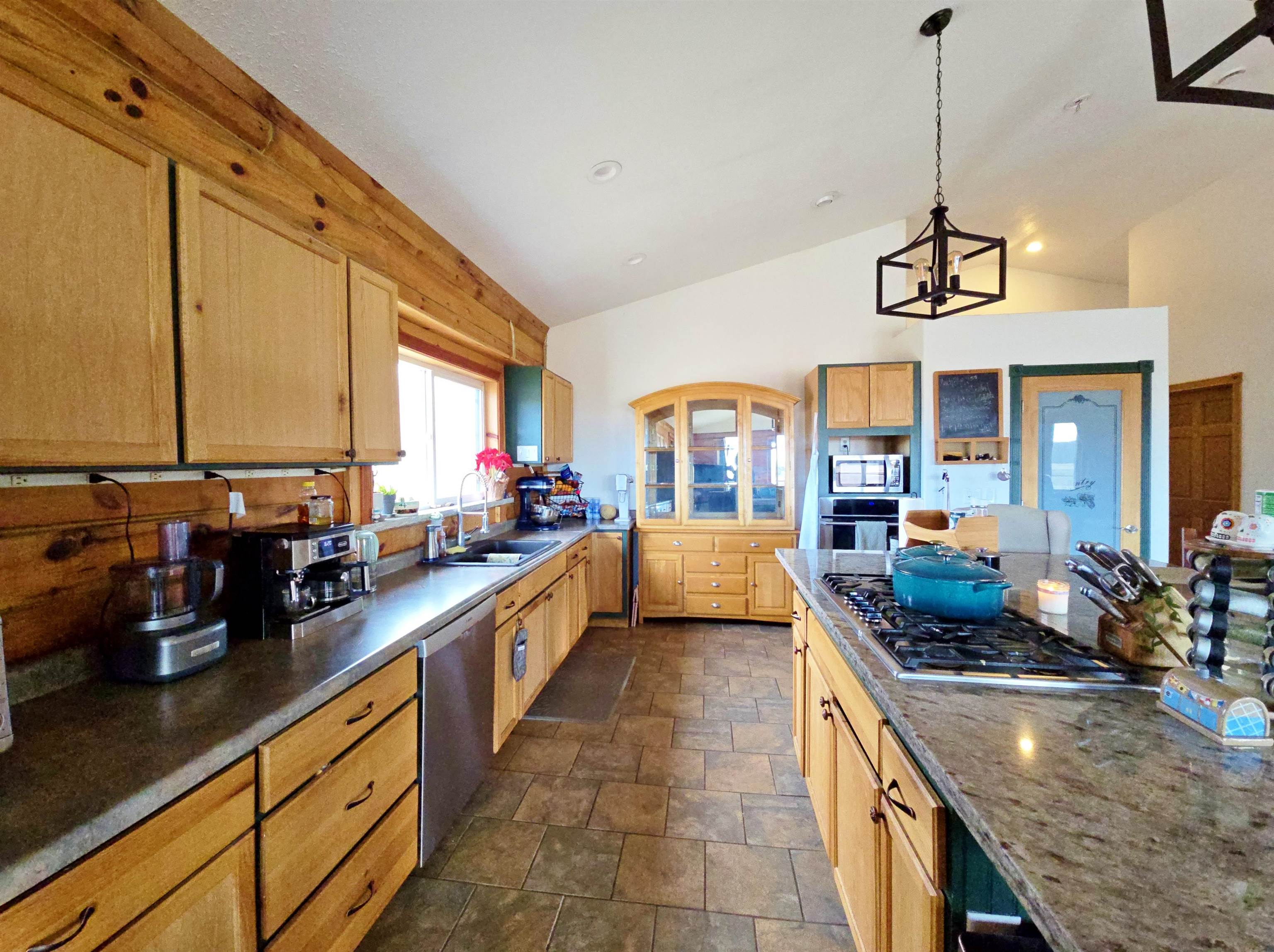 5404 Yetter Road Property Photo 4