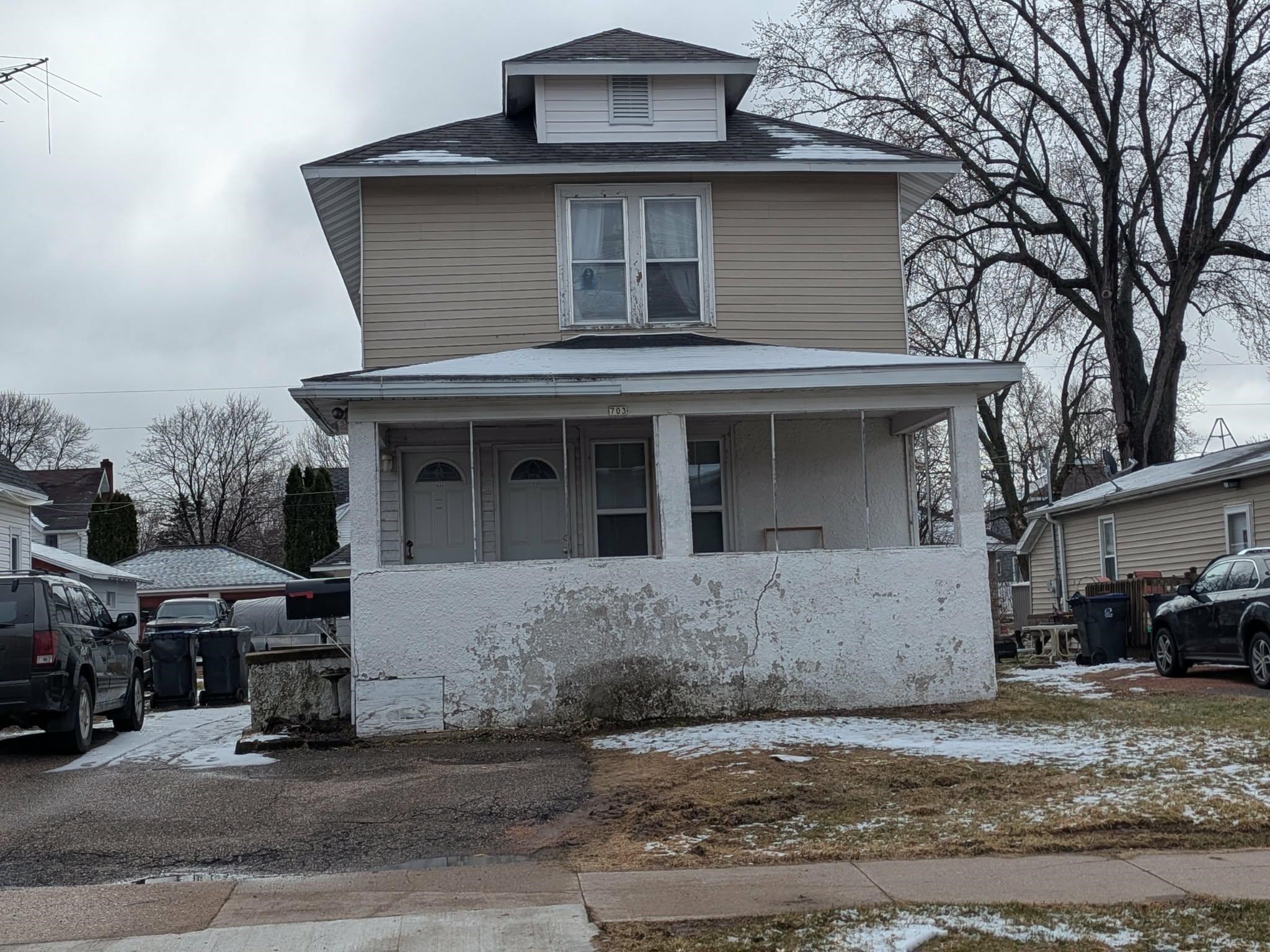 703 S Cedar Avenue Property Photo 2