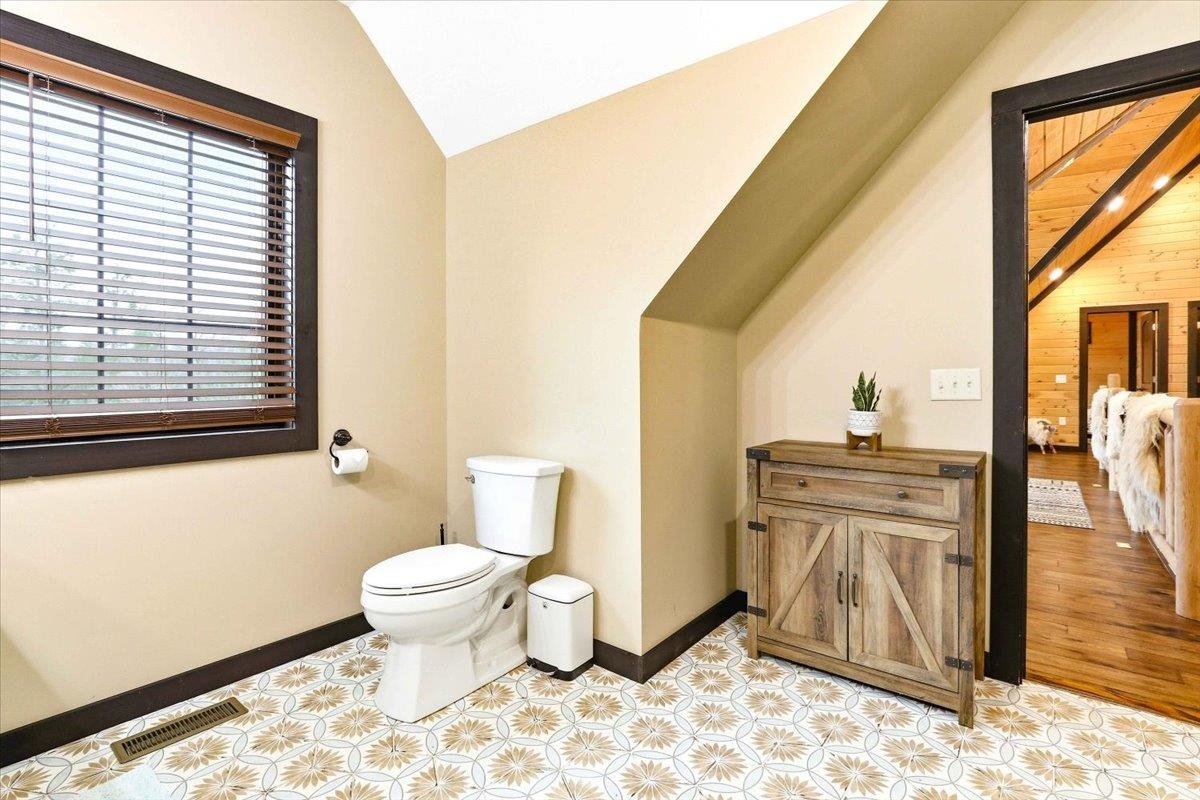 945 N Walden Way Property Photo 36