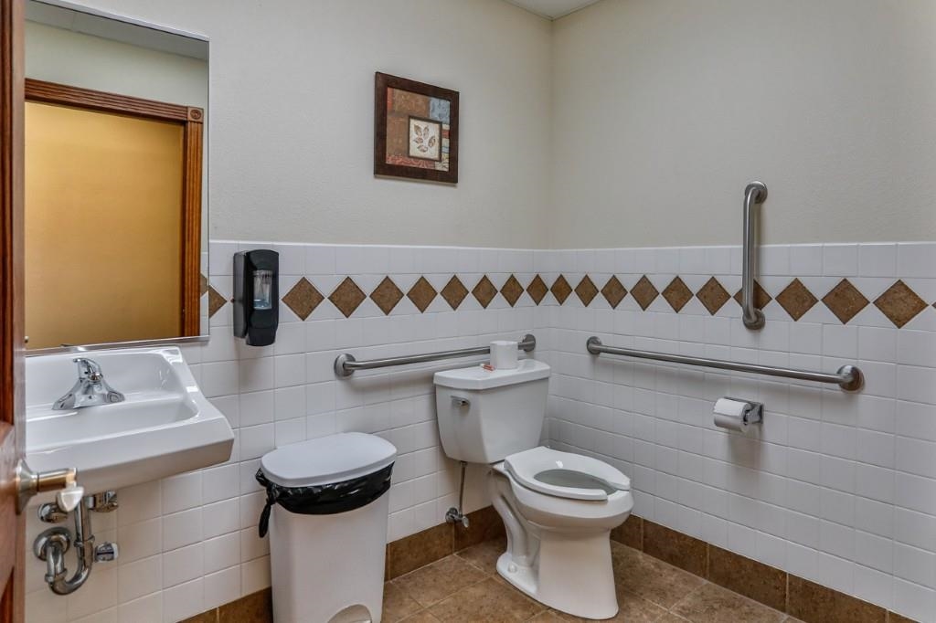 219 Ross Avenue Property Photo 16