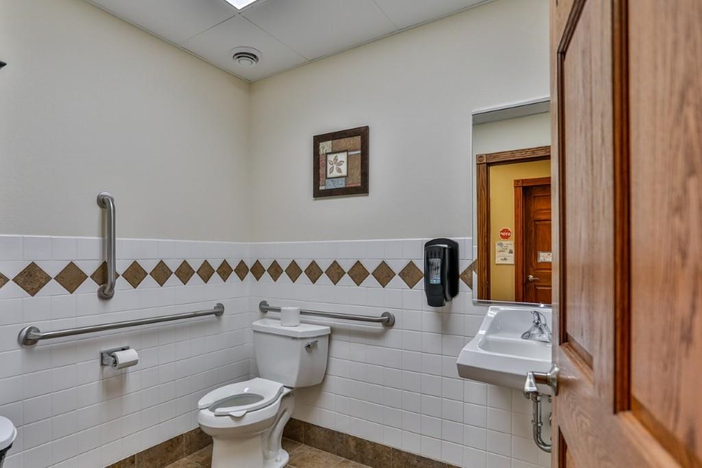 219 Ross Avenue Property Photo 17