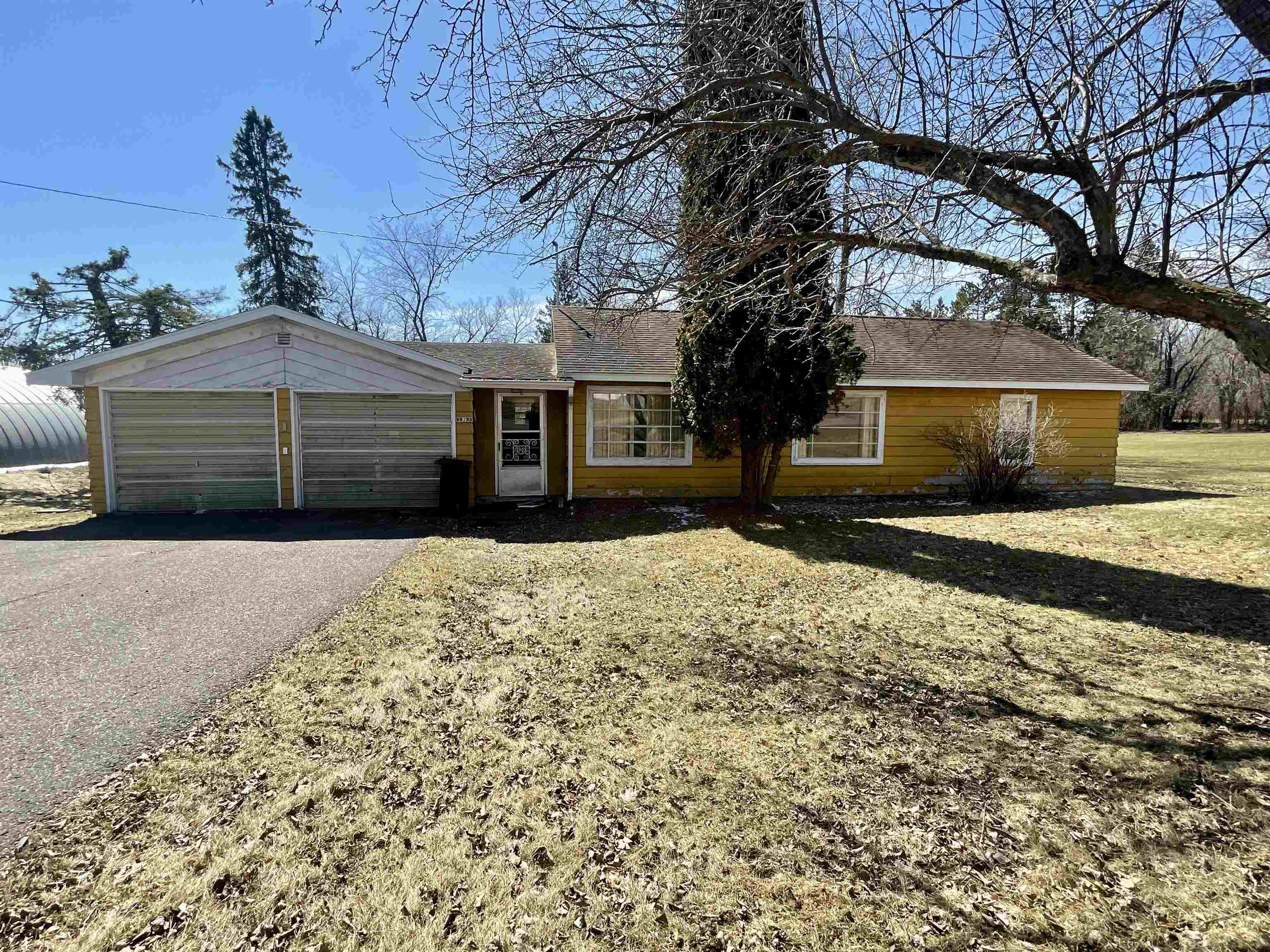 W9253 Us Highway 8 Property Photo 1