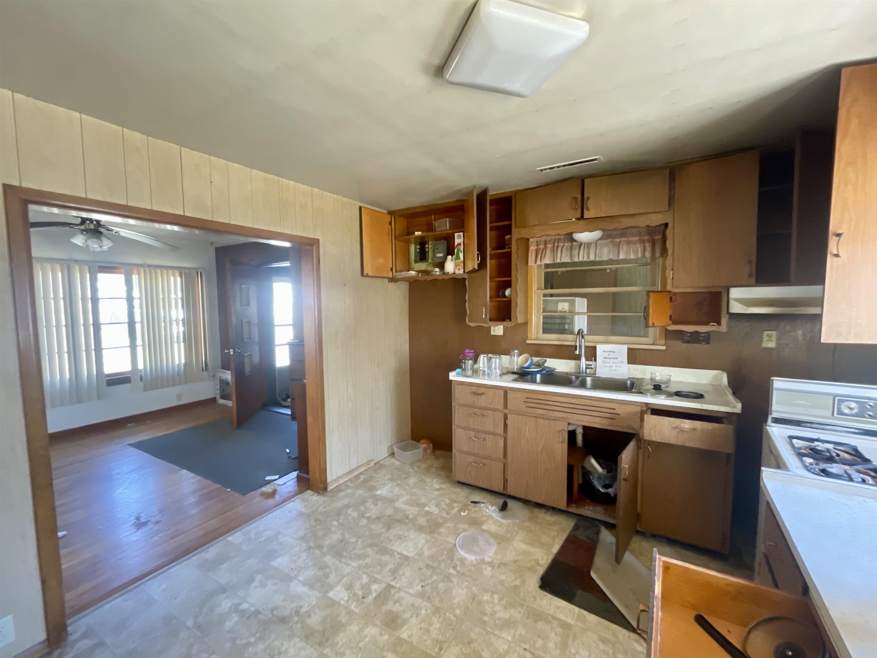 W9253 Us Highway 8 Property Photo 5