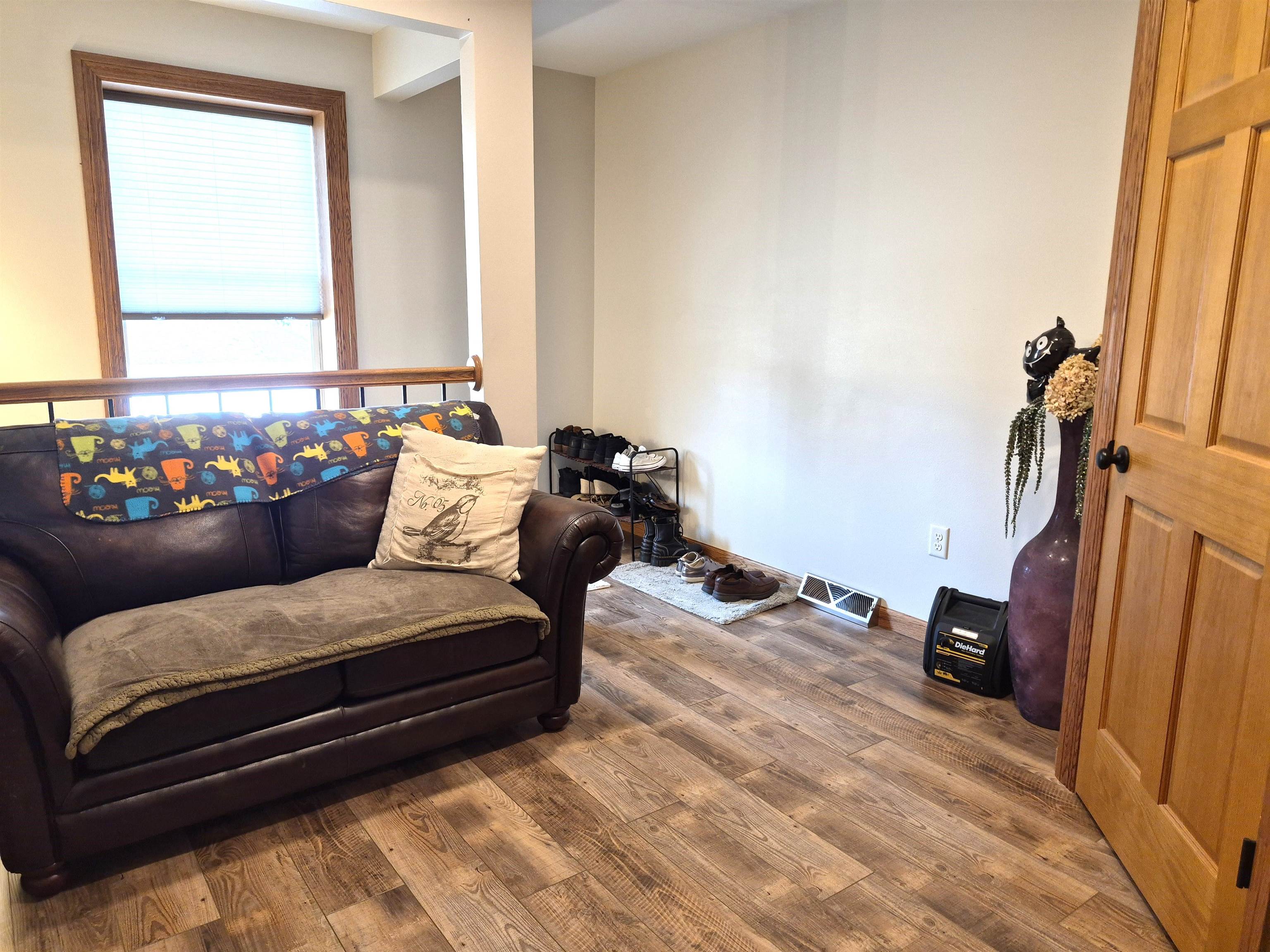 108 E Clark Street Property Photo 6