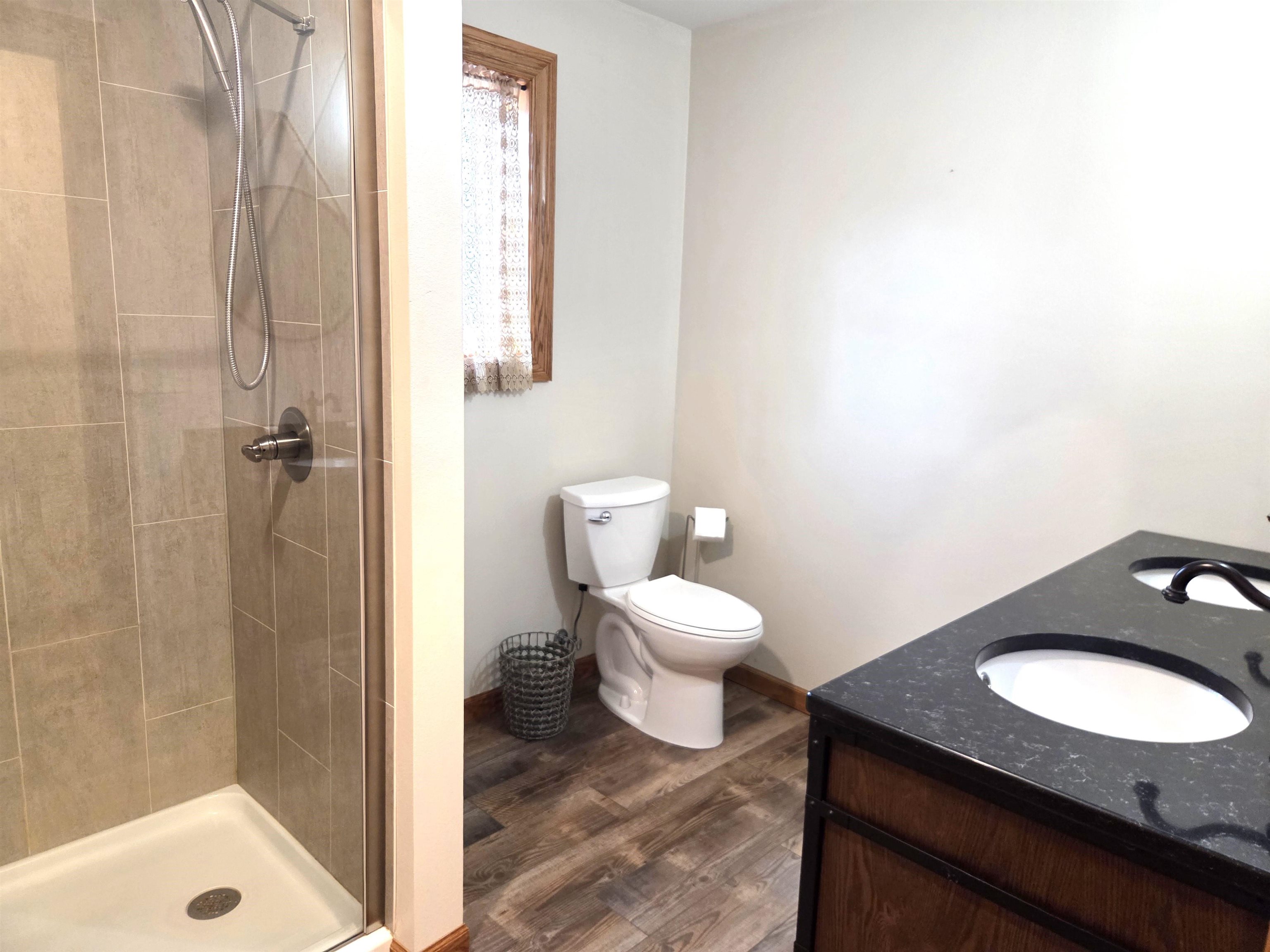 108 E Clark Street Property Photo 8