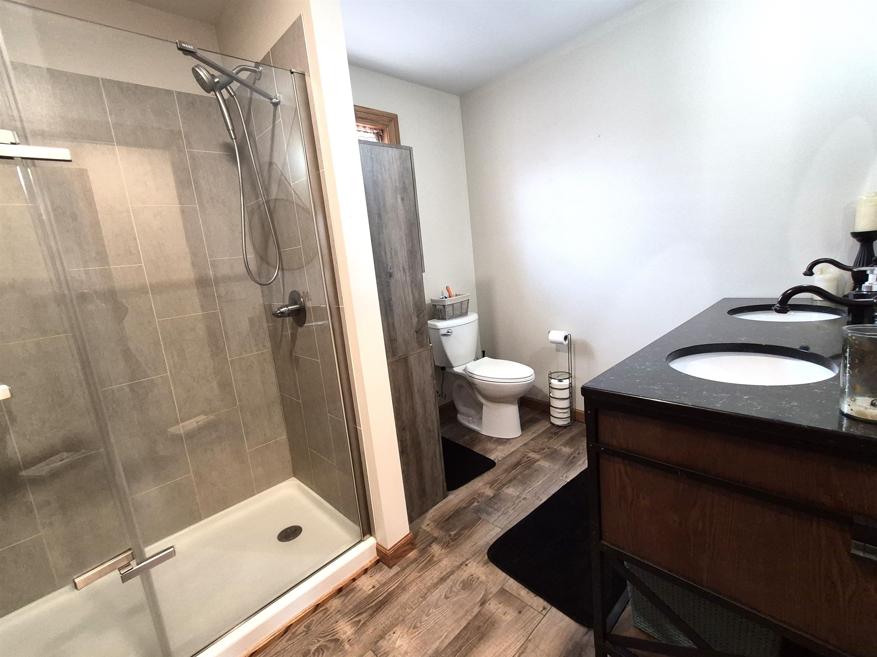 108 E Clark Street Property Photo 10